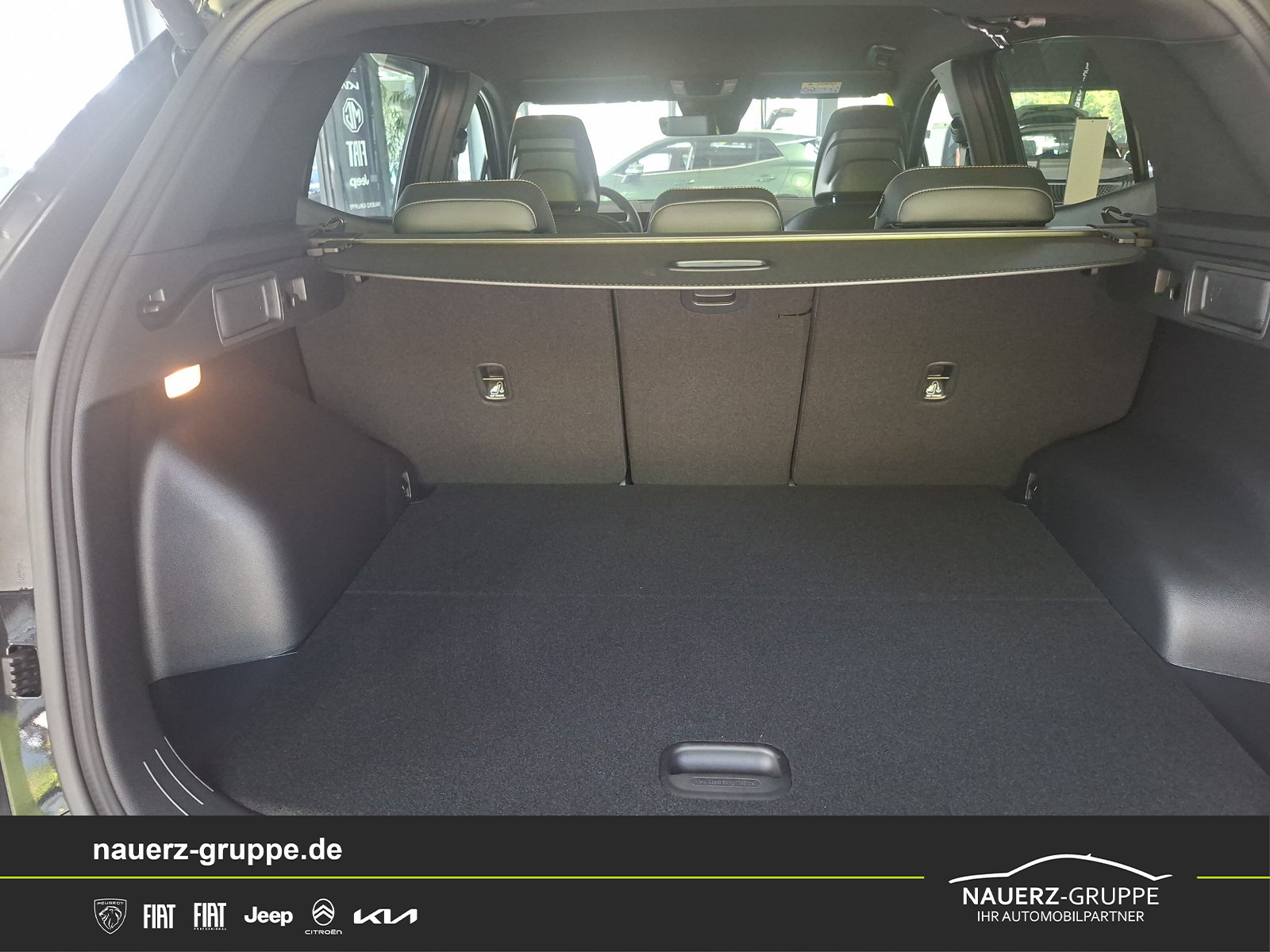 Fahrzeugabbildung Kia Sportage 1.6 T-GDI AWD DCT Black Edition - mit KI generiert/bearbeitet
