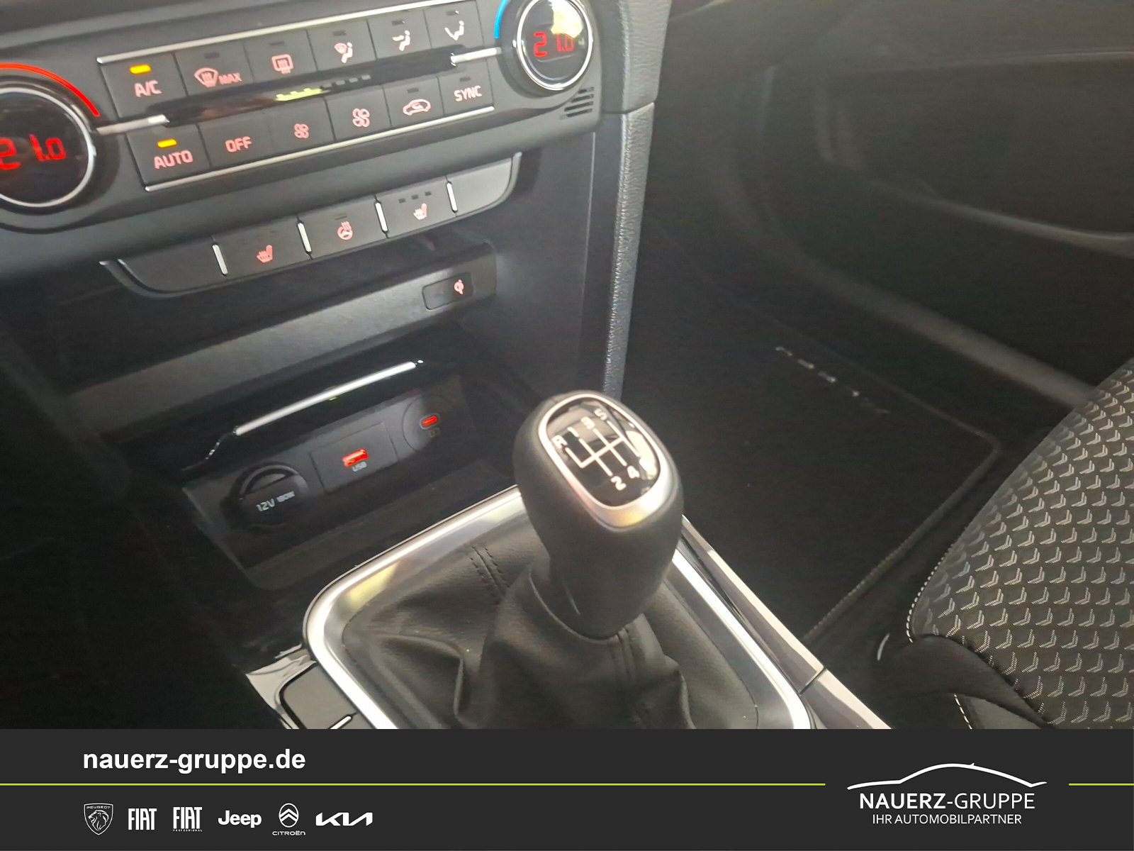 Fahrzeugabbildung Kia XCeed Spirit 1.5 T - mit KI generiert/bearbeitet