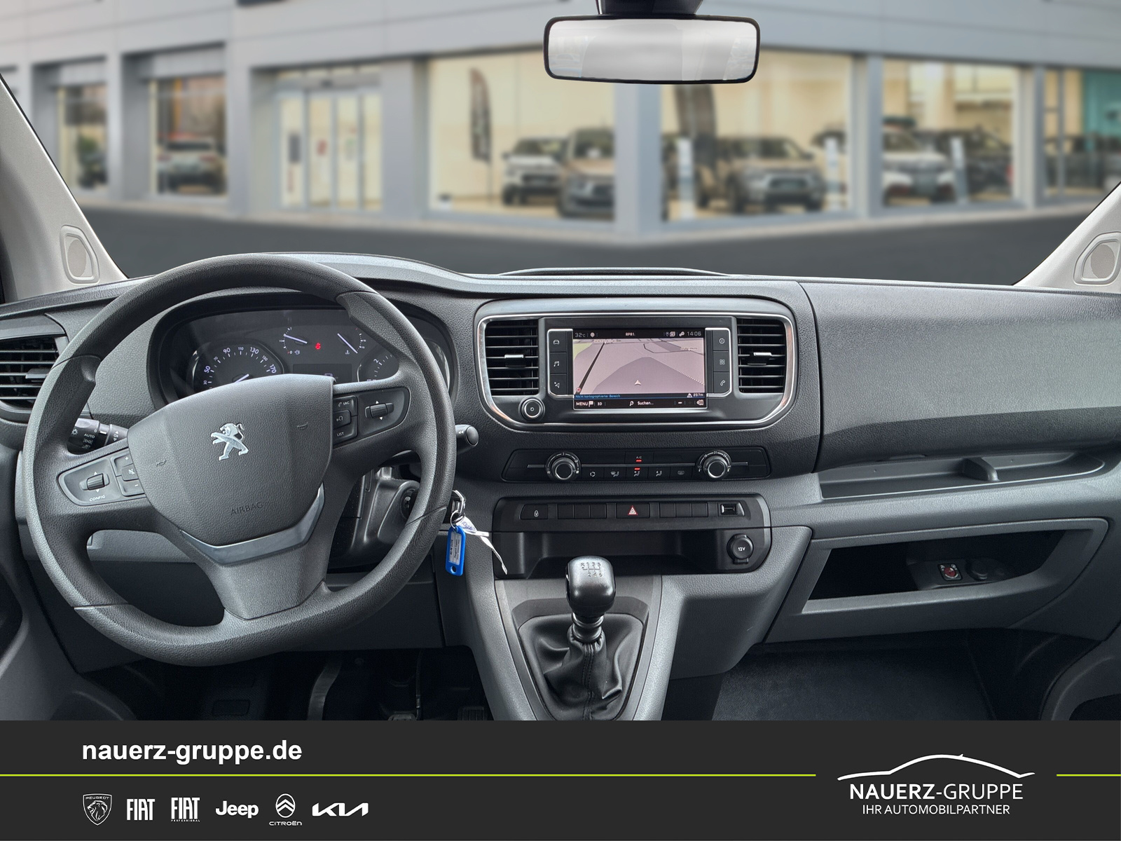 Fahrzeugabbildung Peugeot Expert Kombi L3 120 9 Sitzer