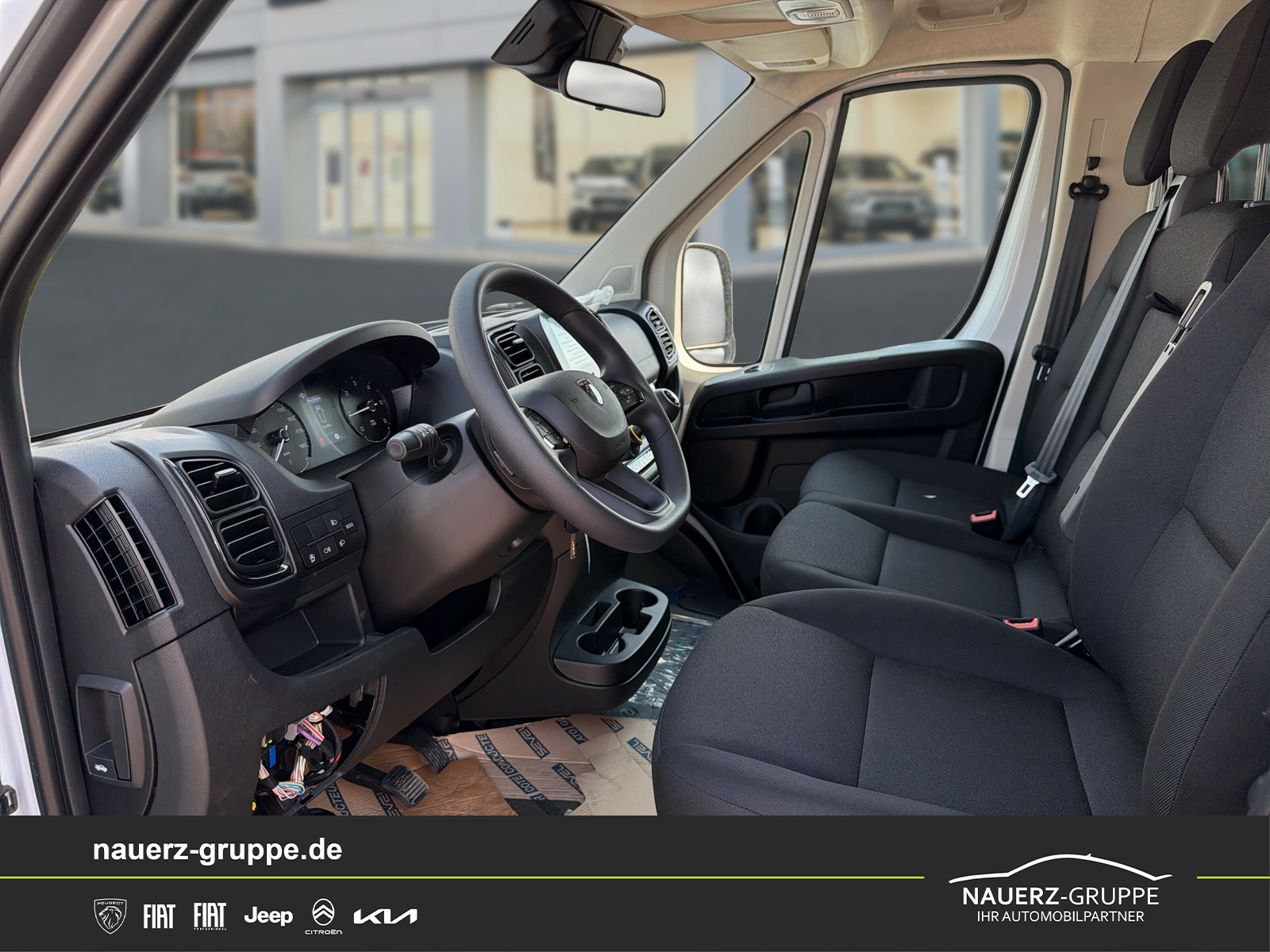 Fahrzeugabbildung Peugeot Boxer Pritsche/Kipper Doppelk. 140 335 L3 BlueHDi 140 - mit KI generiert/bearbeitet