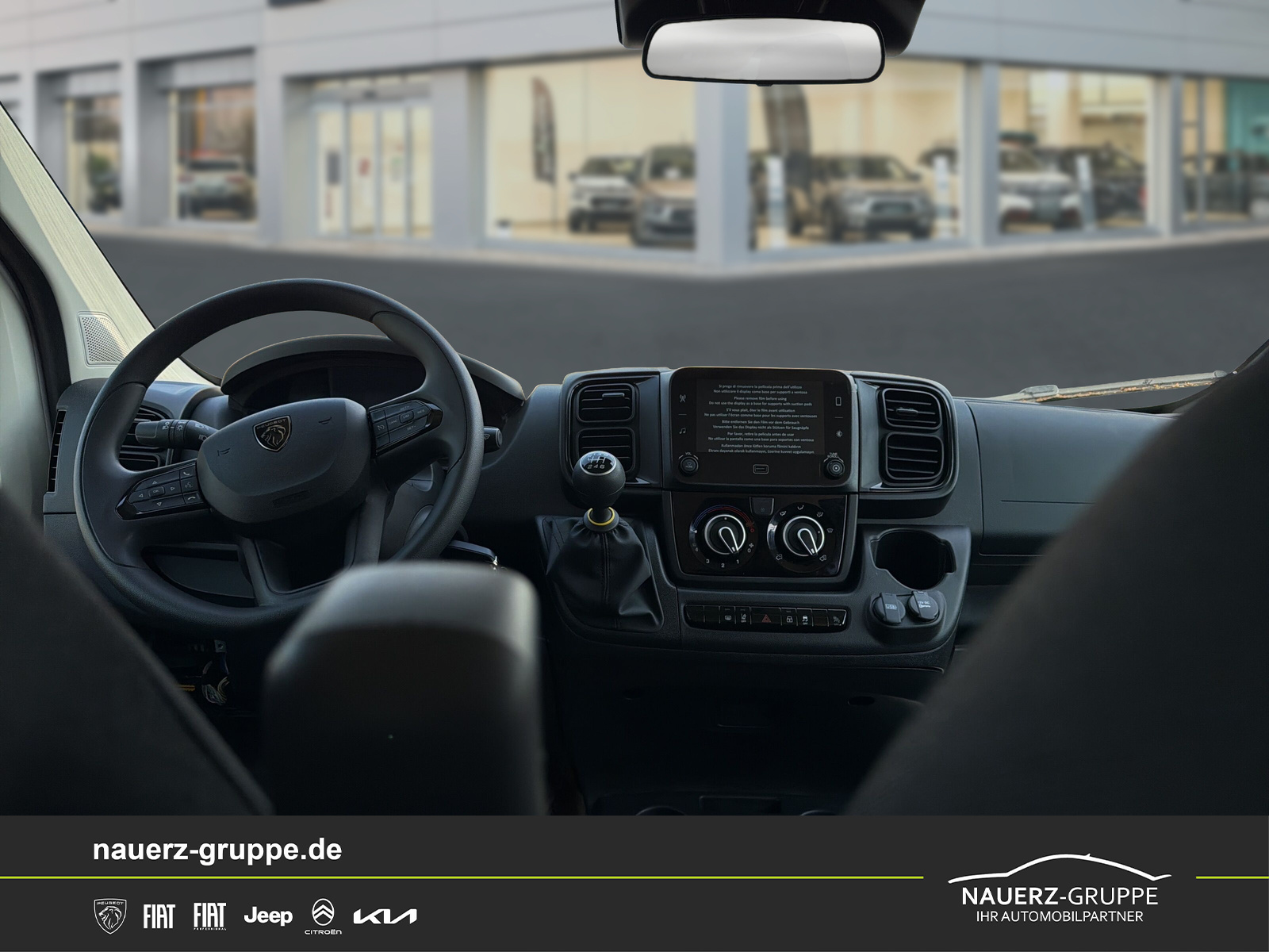 Fahrzeugabbildung Peugeot Boxer Pritsche/Kipper Doppelk. 140 335 L3 BlueHDi 140 - mit KI generiert/bearbeitet