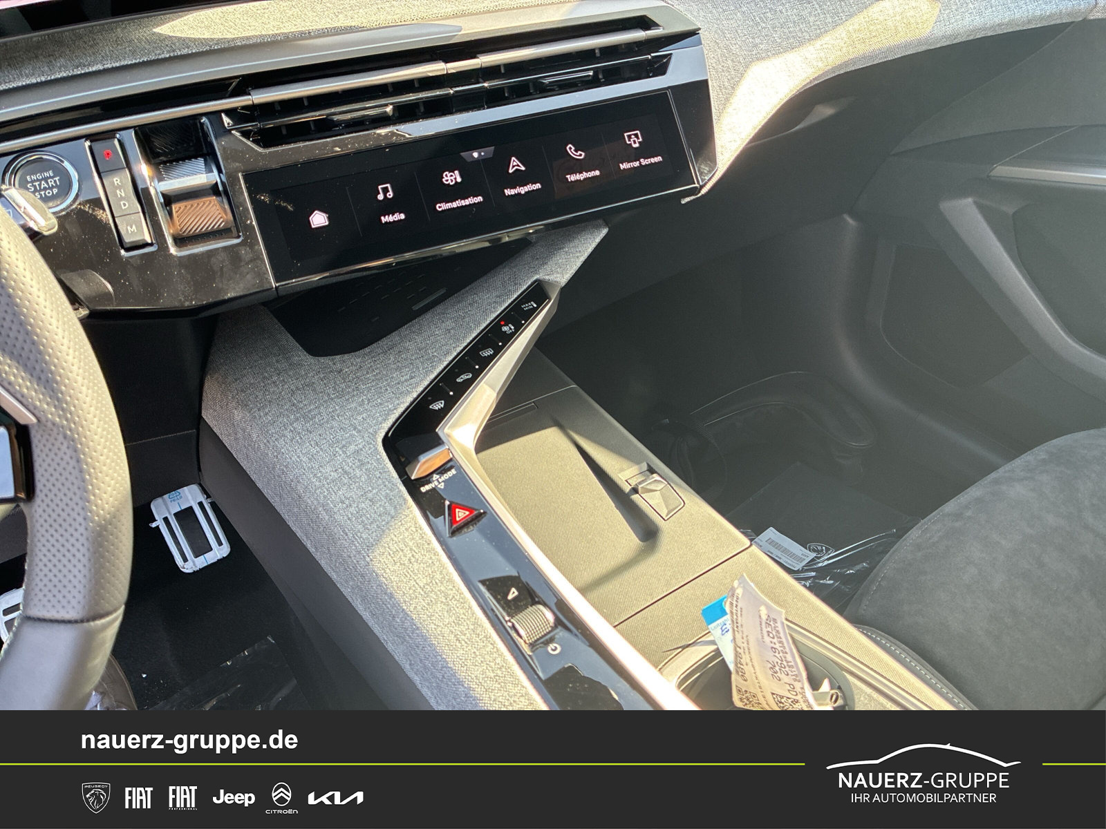 Fahrzeugabbildung Peugeot 3008 Hybrid 145 GT Sonderaktion - mit KI generiert/bearbeitet