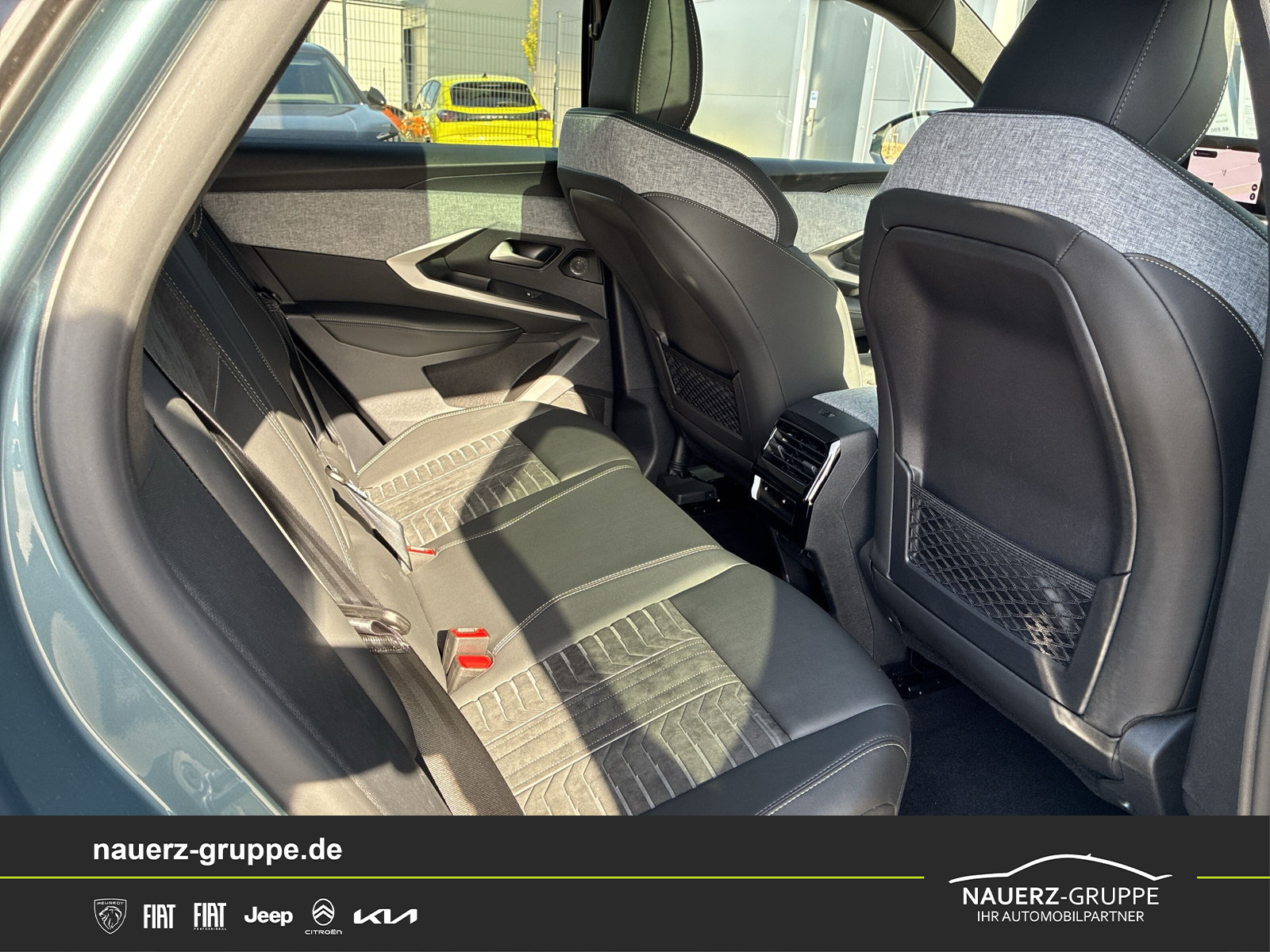 Fahrzeugabbildung Peugeot 3008 Hybrid 145 GT Sonderaktion - mit KI generiert/bearbeitet