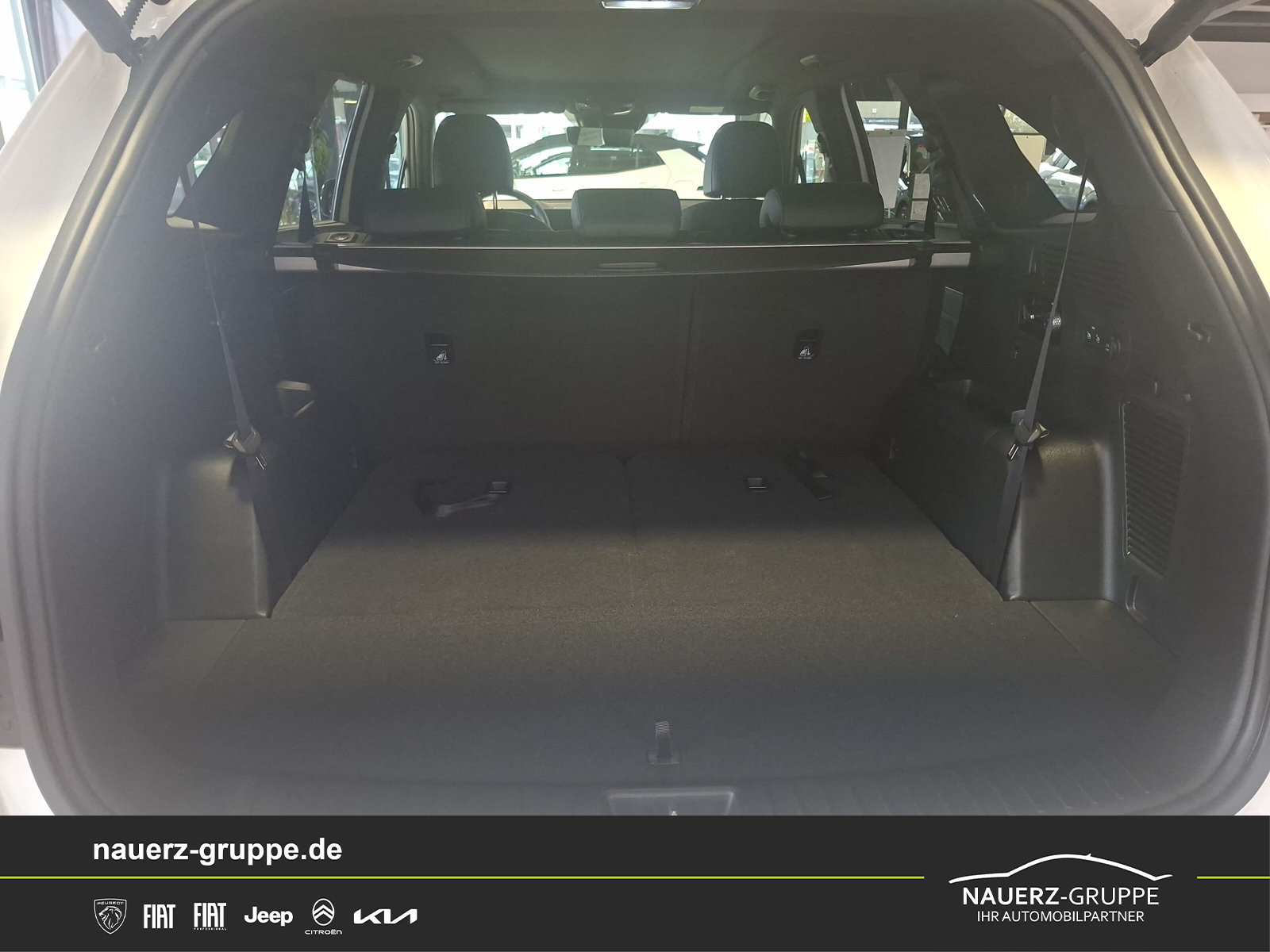 Fahrzeugabbildung Kia SORENTO PE 2.2D AWD PLAT 7S NAP PREM GD Platinum 4WD DCT 2.2 CRDI 7-Sitzer