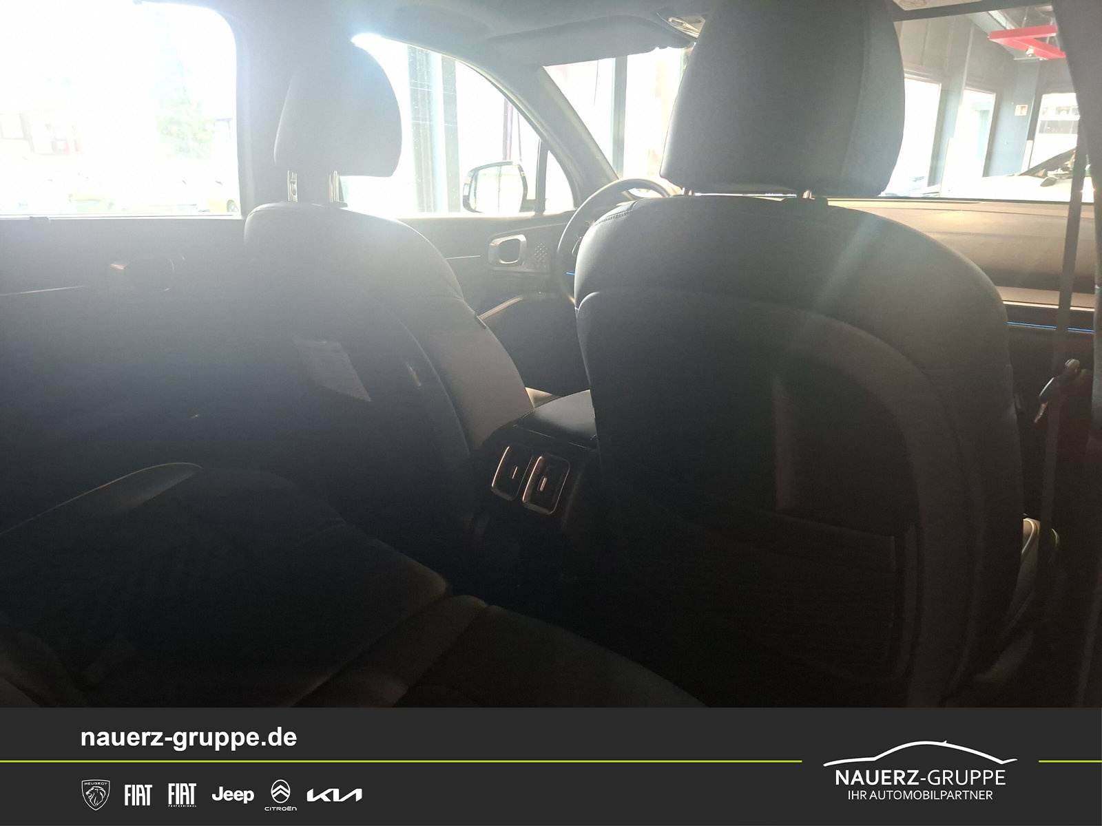 Fahrzeugabbildung Kia SORENTO PE 2.2D AWD PLAT 7S NAP PREM GD Platinum 4WD DCT 2.2 CRDI 7-Sitzer