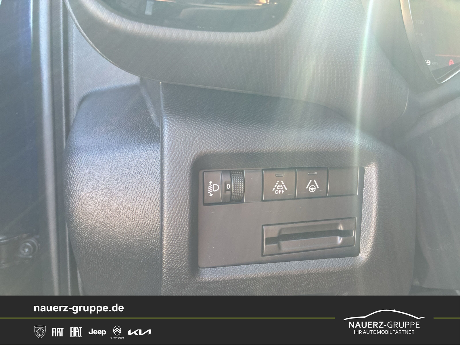Fahrzeugabbildung Citroen C5 Aircross Shine Pack 130 EAT8 - mit KI generiert/bearbeitet