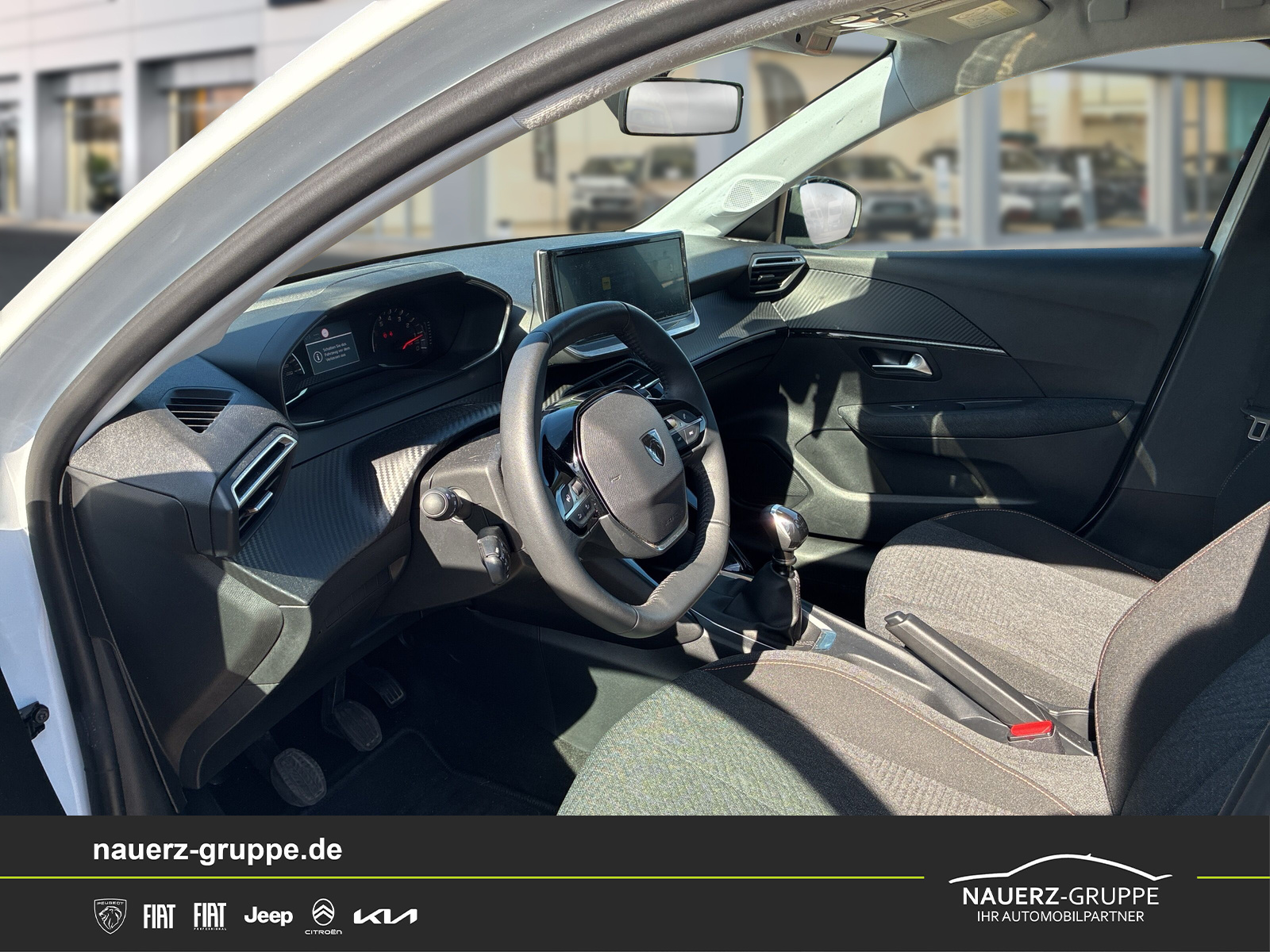 Fahrzeugabbildung Peugeot 208 Style PureTech 100