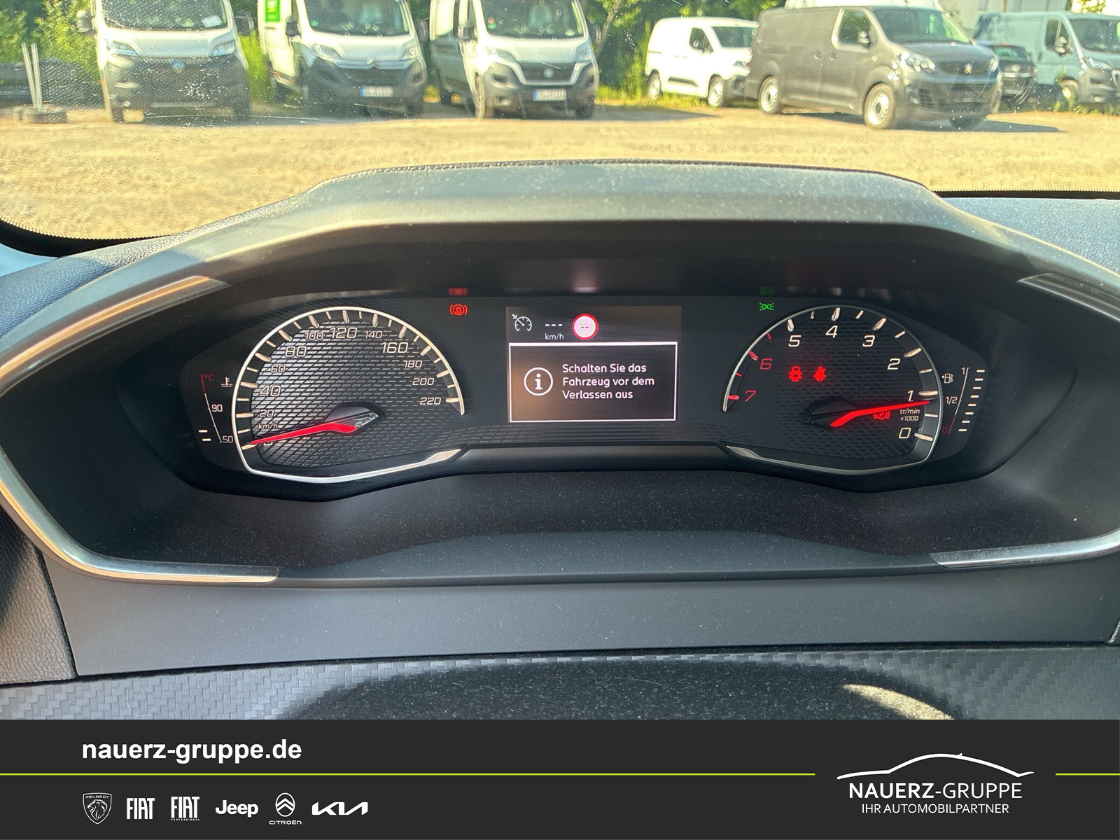 Fahrzeugabbildung Peugeot 208 Style PureTech 100