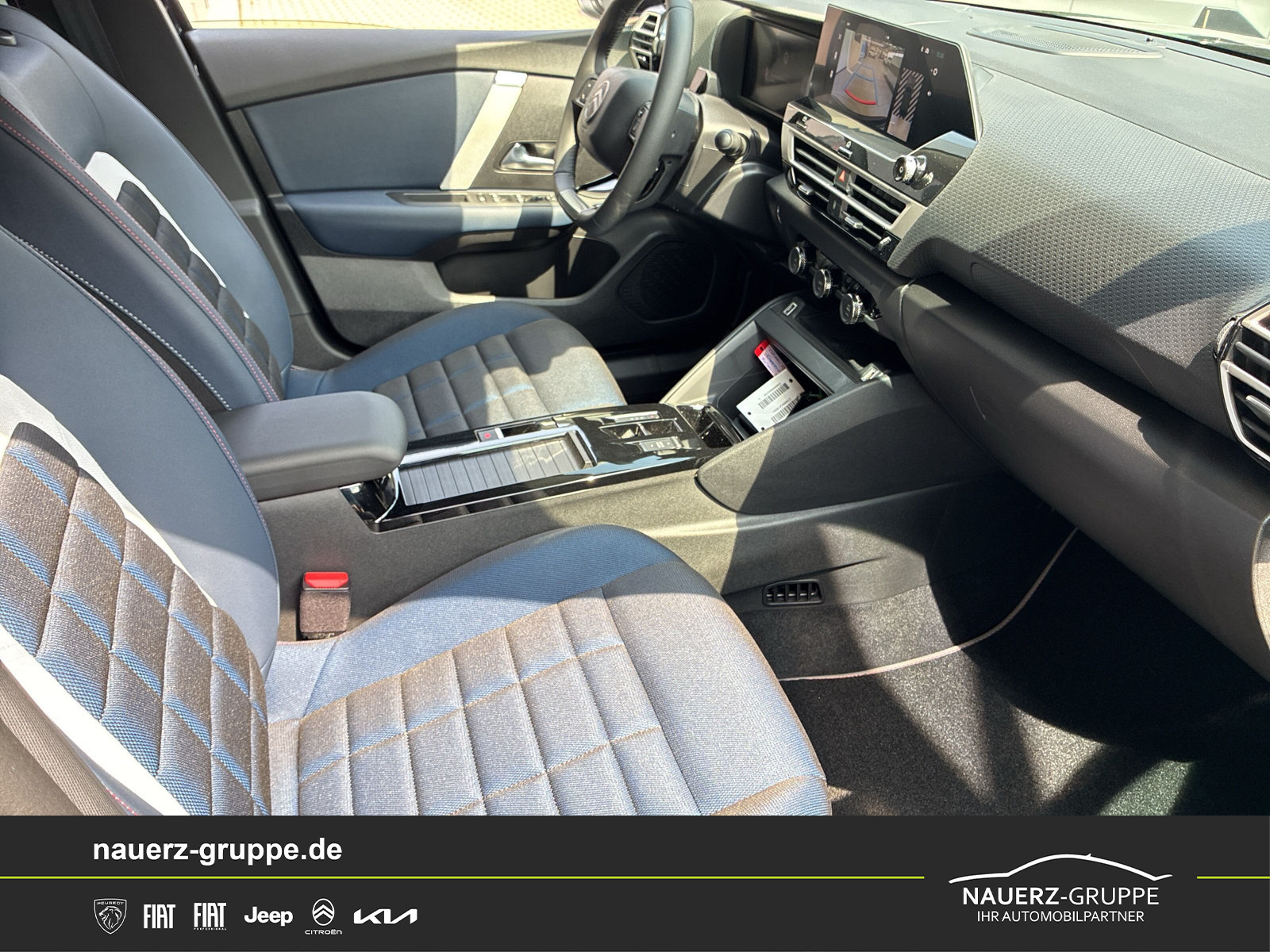 Fahrzeugabbildung Citroen C4 Hybrid 145 Doppel Collection