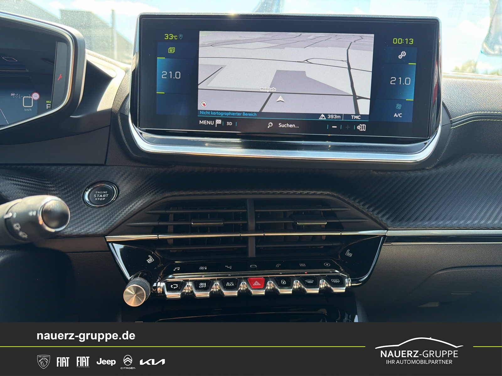 Fahrzeugabbildung Peugeot 2008 e- GT NAVI SHZ - mit KI generiert/bearbeitet