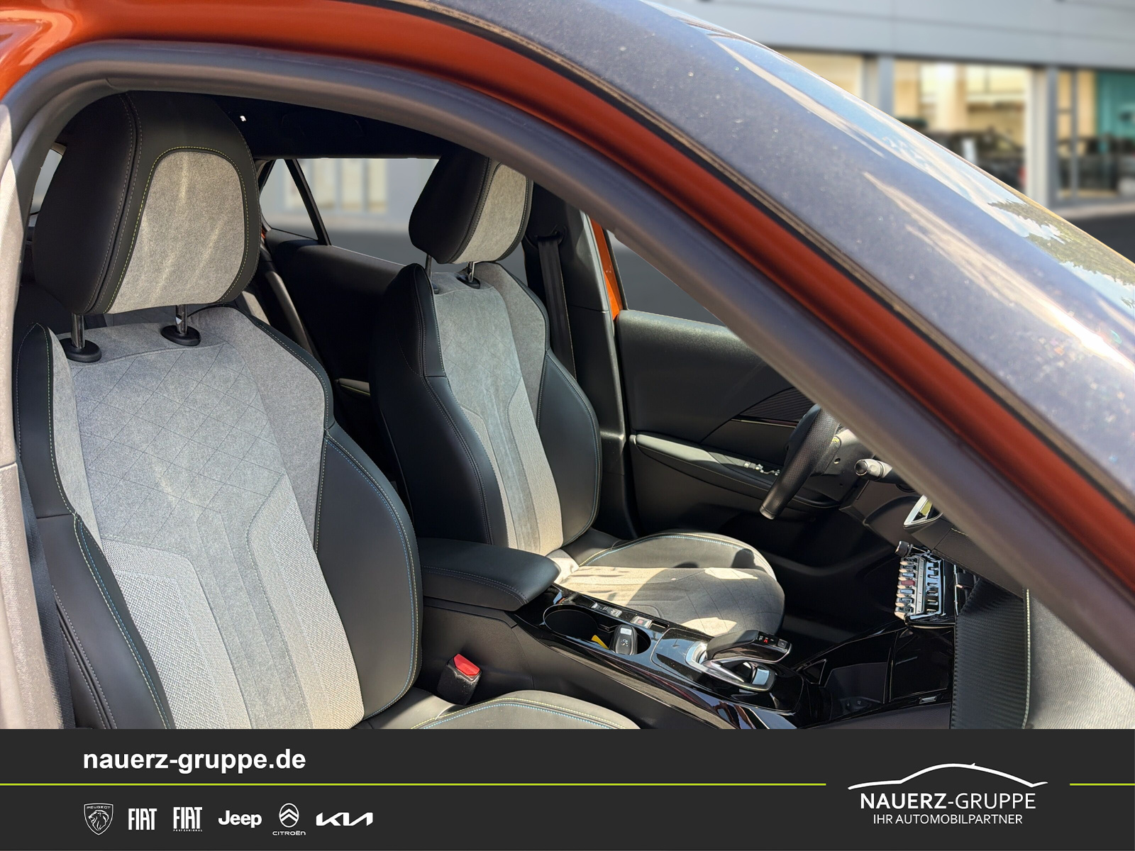 Fahrzeugabbildung Peugeot 2008 e- GT NAVI SHZ - mit KI generiert/bearbeitet