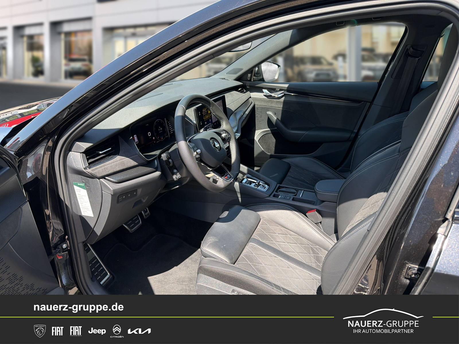 Fahrzeugabbildung SKODA Octavia Combi RS - mit KI generiert/bearbeitet