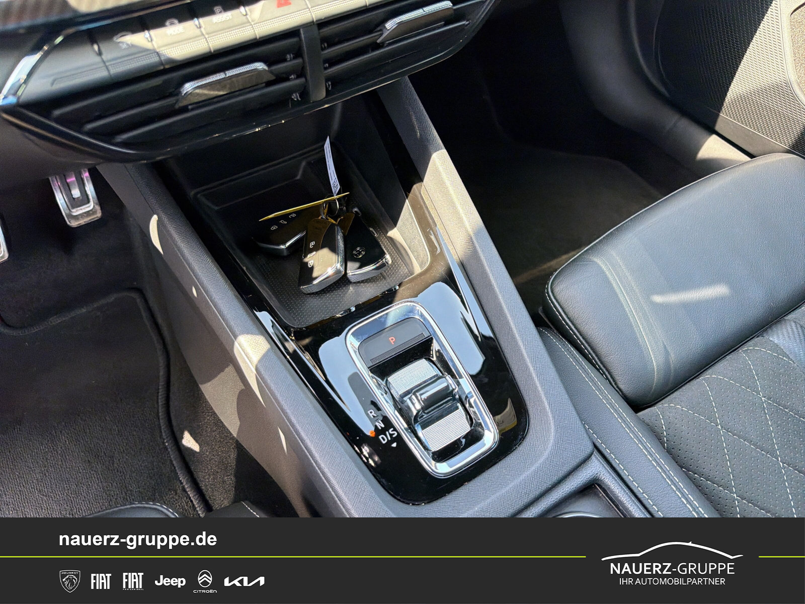 Fahrzeugabbildung SKODA Octavia Combi RS - mit KI generiert/bearbeitet