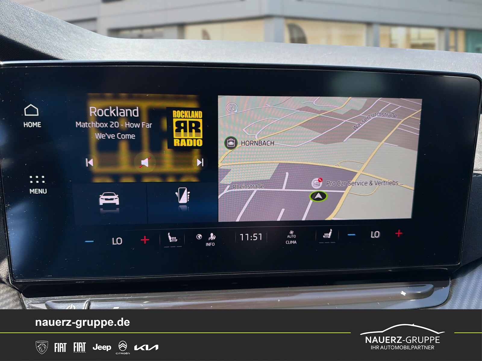 Fahrzeugabbildung SKODA Octavia Combi RS - mit KI generiert/bearbeitet