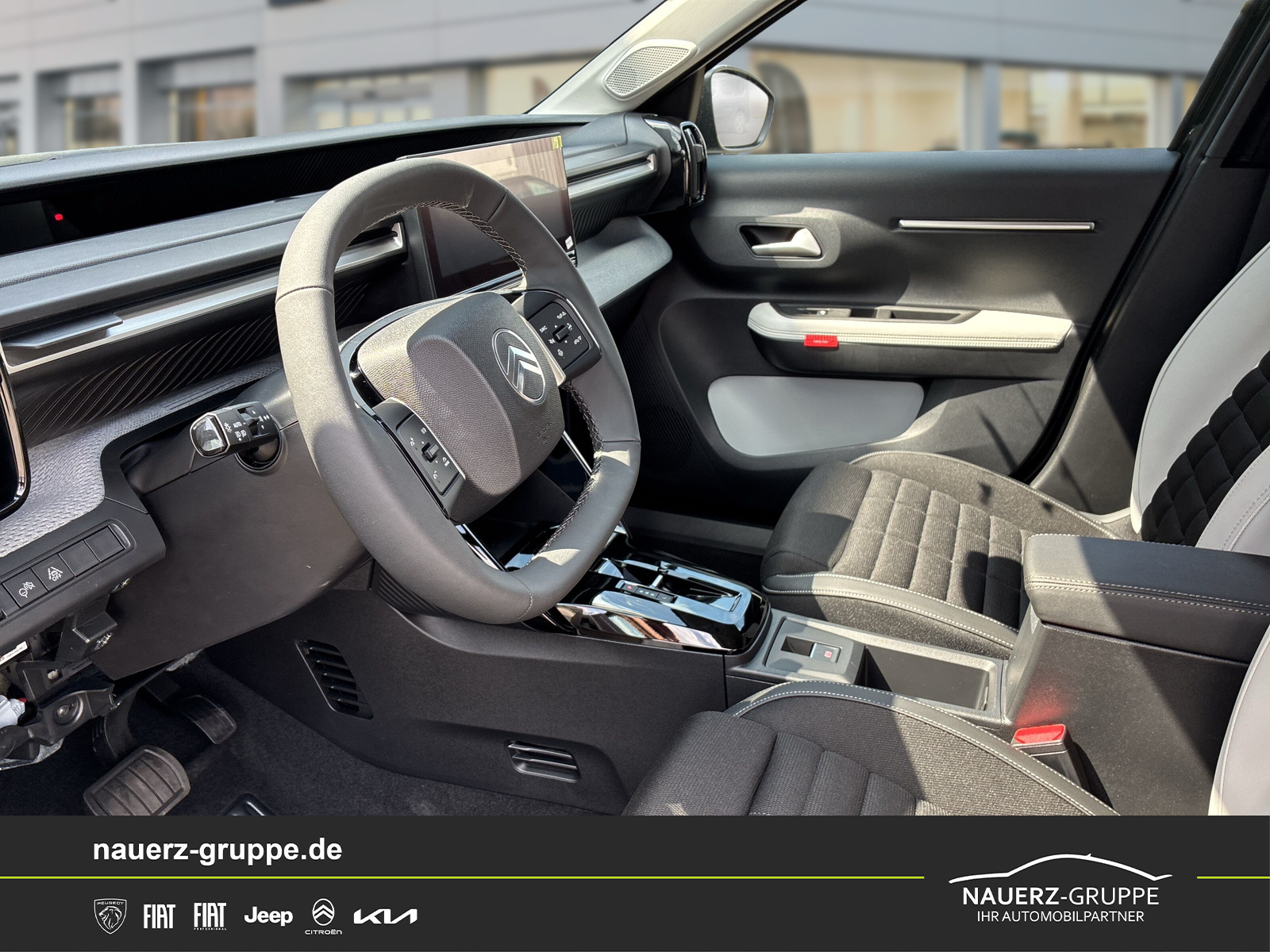 Fahrzeugabbildung Citroen C3 Aircross Hybrid 145 MAX - mit KI generiert/bearbeitet