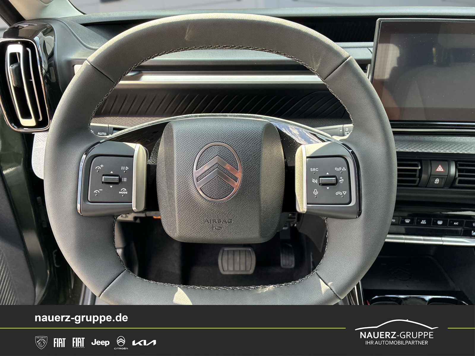 Fahrzeugabbildung Citroen C3 Aircross Hybrid 145 MAX - mit KI generiert/bearbeitet