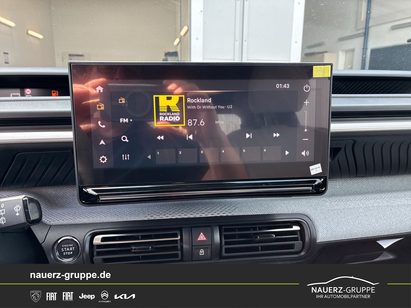 Fahrzeugabbildung Citroen C3 Aircross Hybrid 145 MAX - mit KI generiert/bearbeitet