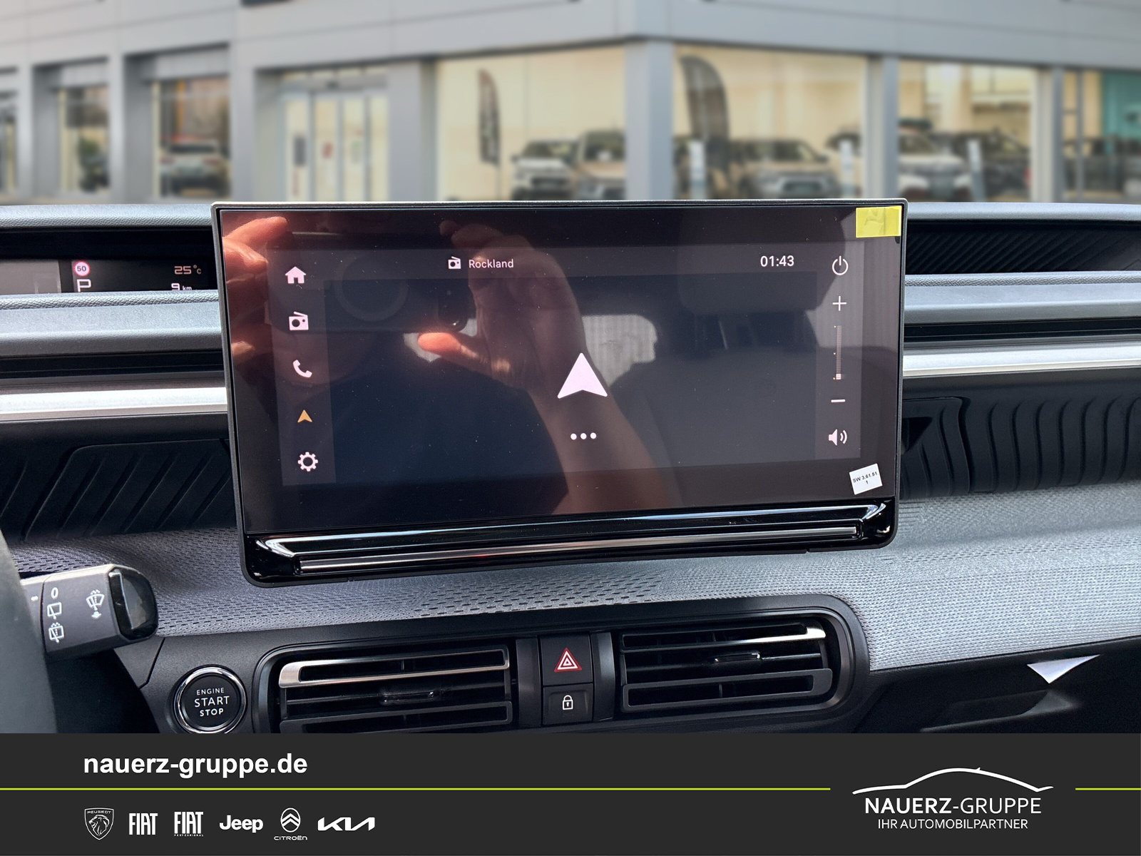 Fahrzeugabbildung Citroen C3 Aircross Hybrid 145 MAX - mit KI generiert/bearbeitet