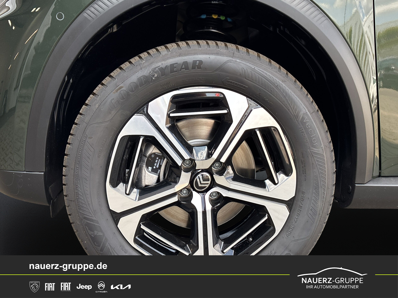 Fahrzeugabbildung Citroen C3 Aircross Hybrid 145 MAX - mit KI generiert/bearbeitet