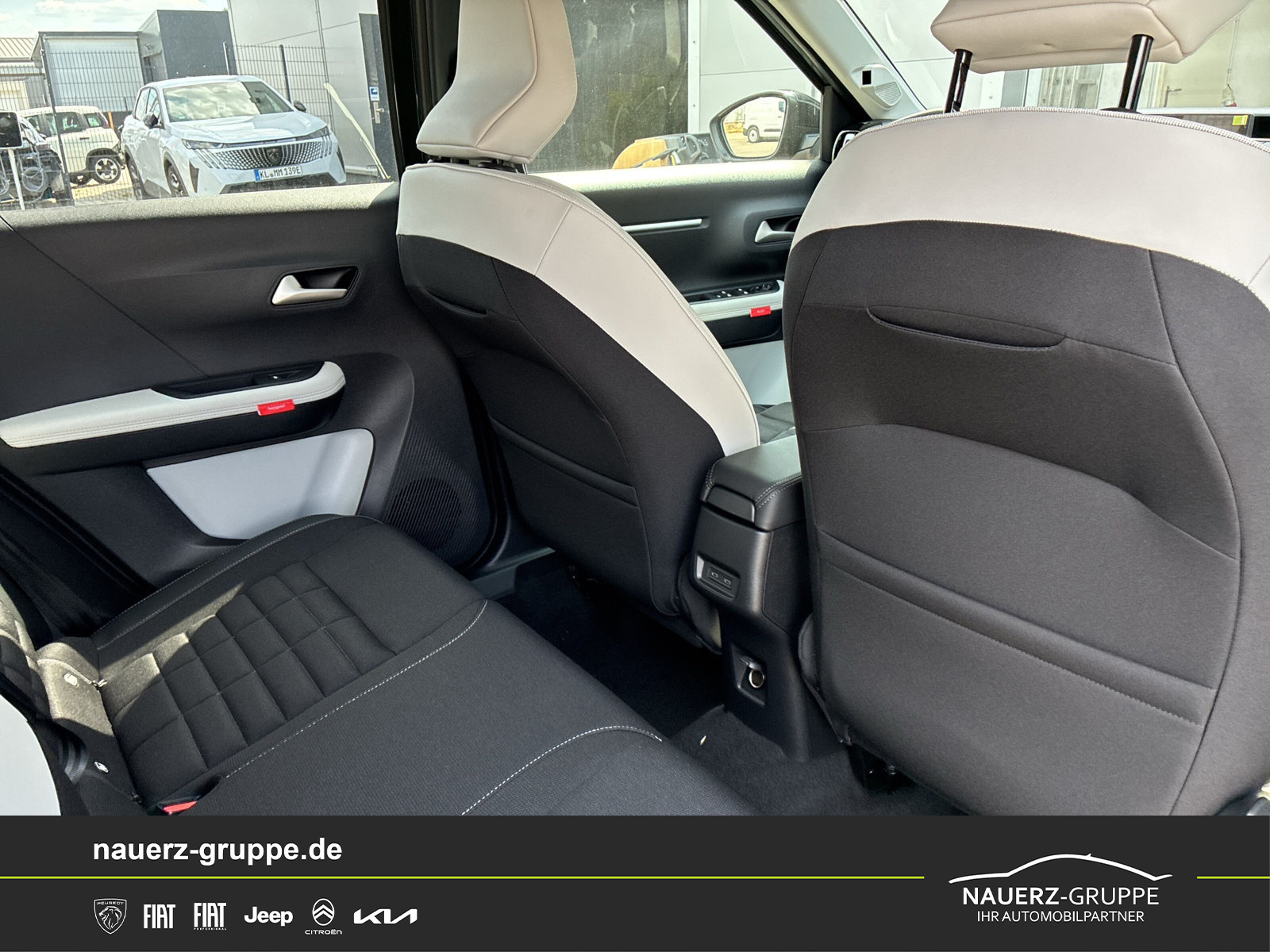 Fahrzeugabbildung Citroen C3 Aircross Hybrid 145 MAX - mit KI generiert/bearbeitet