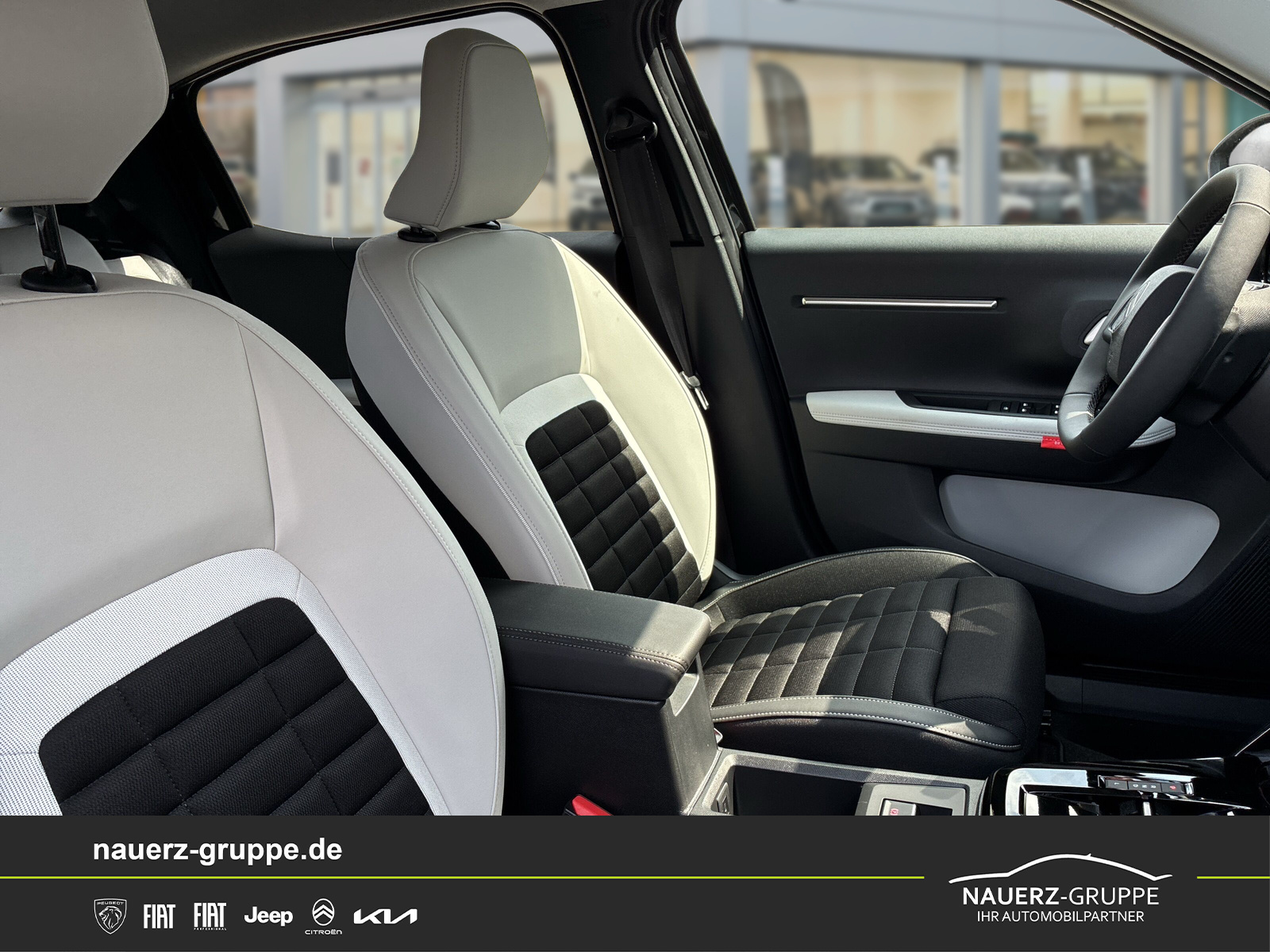 Fahrzeugabbildung Citroen C3 Aircross Hybrid 145 MAX - mit KI generiert/bearbeitet