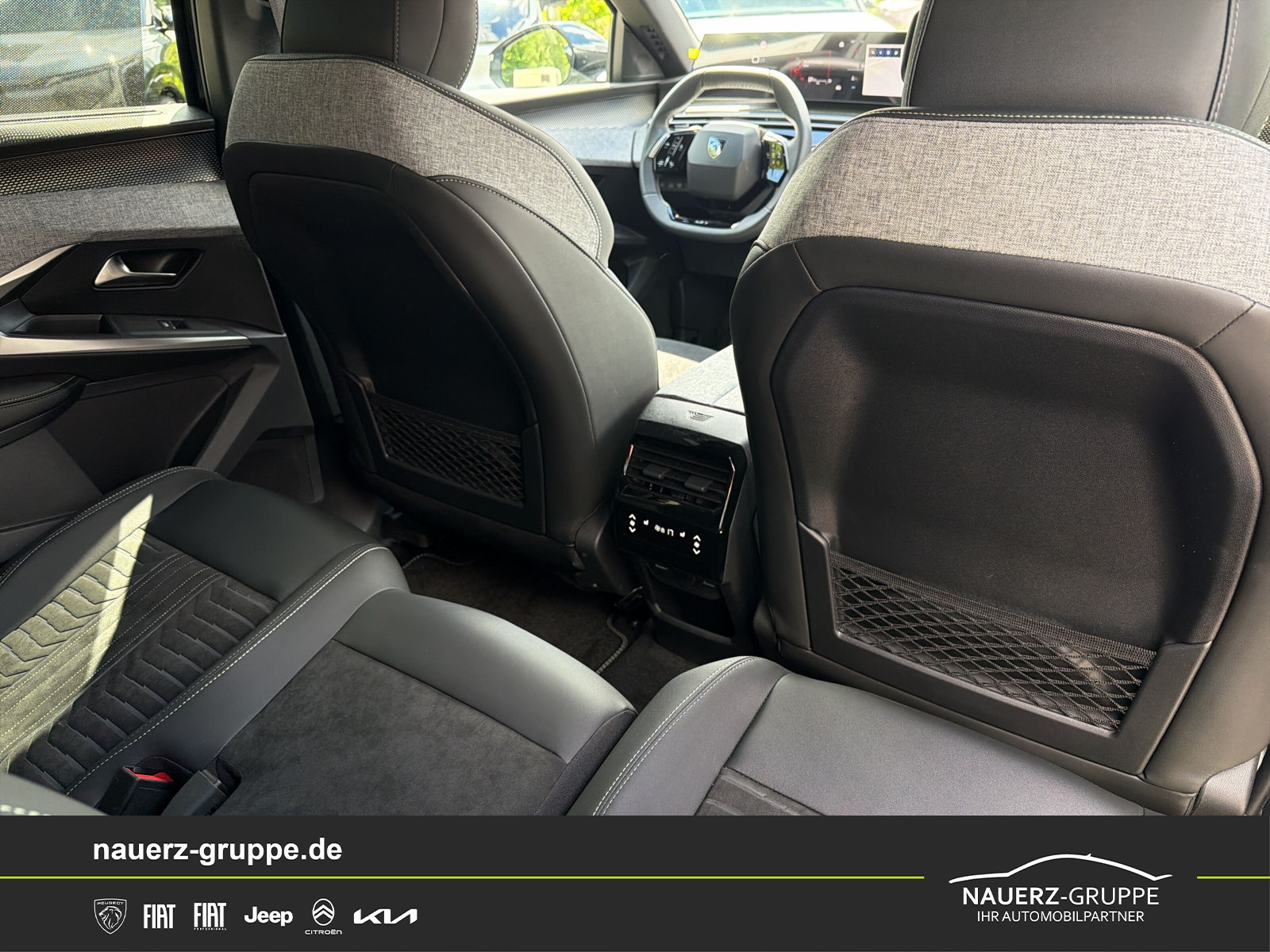 Fahrzeugabbildung Peugeot 5008 Hybrid 145 GT