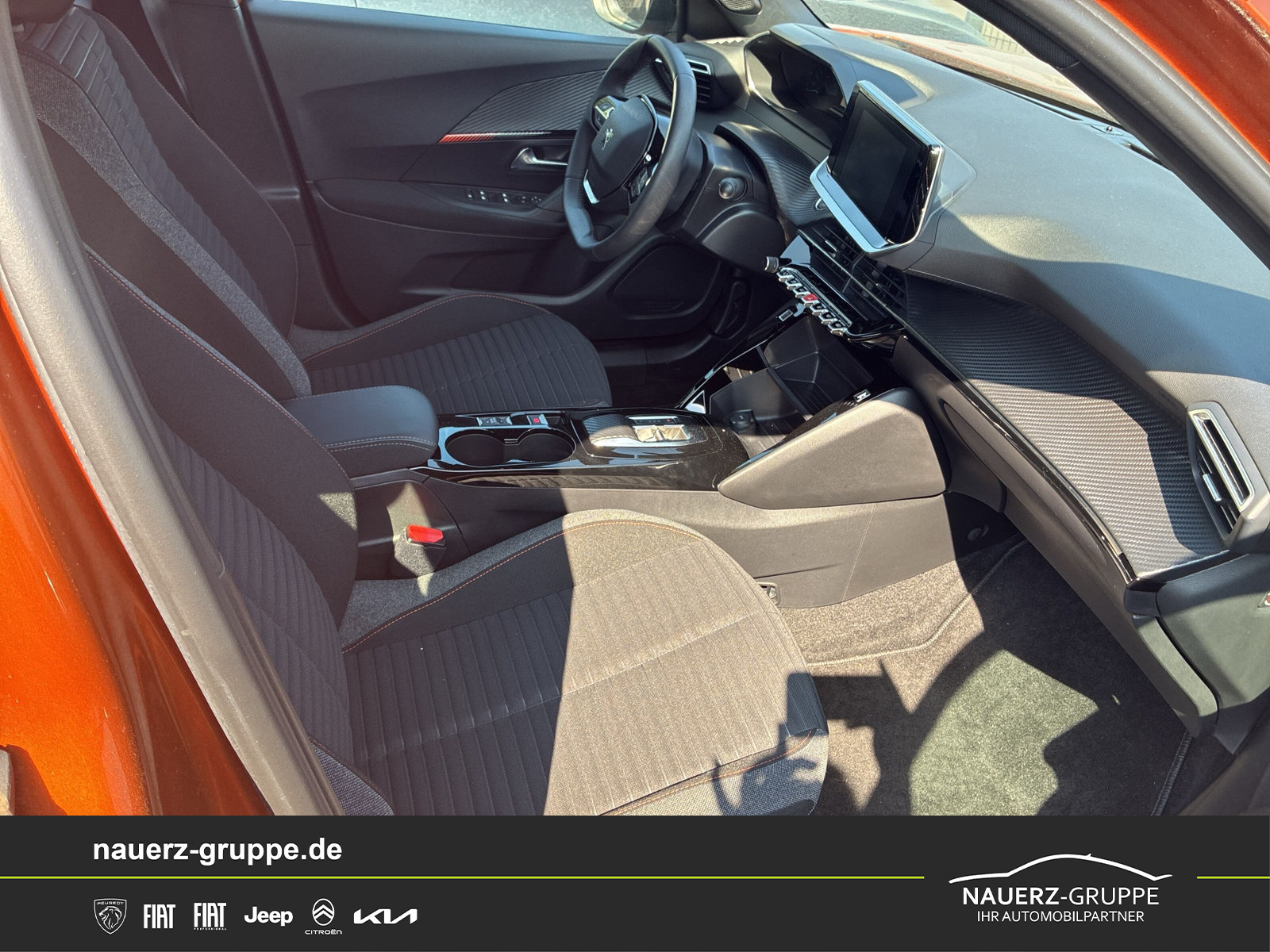 Fahrzeugabbildung Peugeot 2008 e- Active Pack 136 - mit KI generiert/bearbeitet