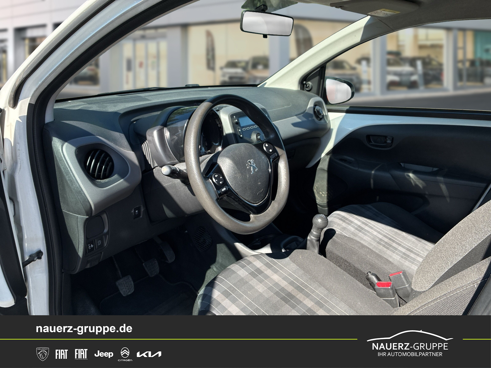 Fahrzeugabbildung Peugeot 108 Active 72PS - mit KI generiert/bearbeitet