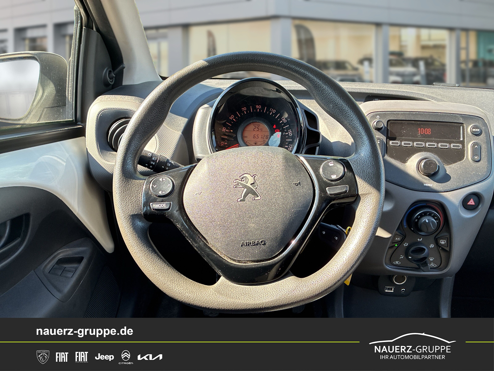 Fahrzeugabbildung Peugeot 108 Active 72PS - mit KI generiert/bearbeitet