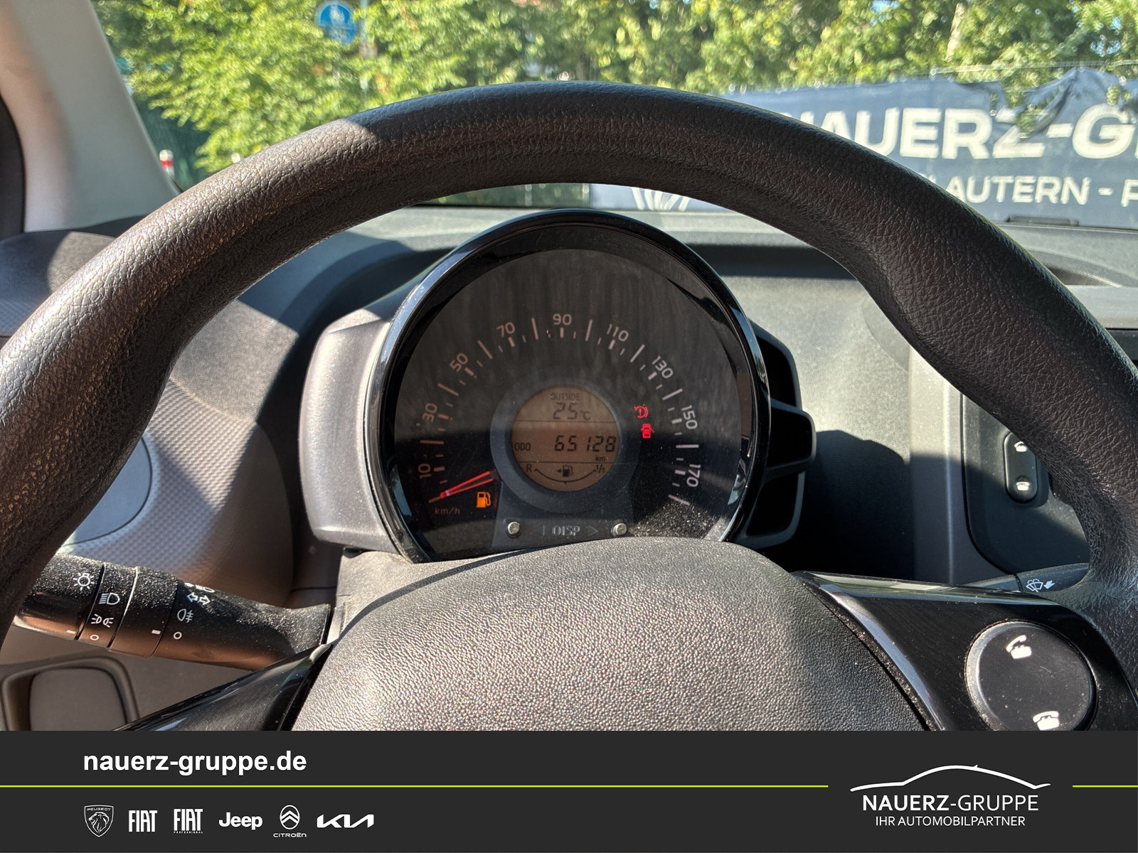 Fahrzeugabbildung Peugeot 108 Active 72PS - mit KI generiert/bearbeitet