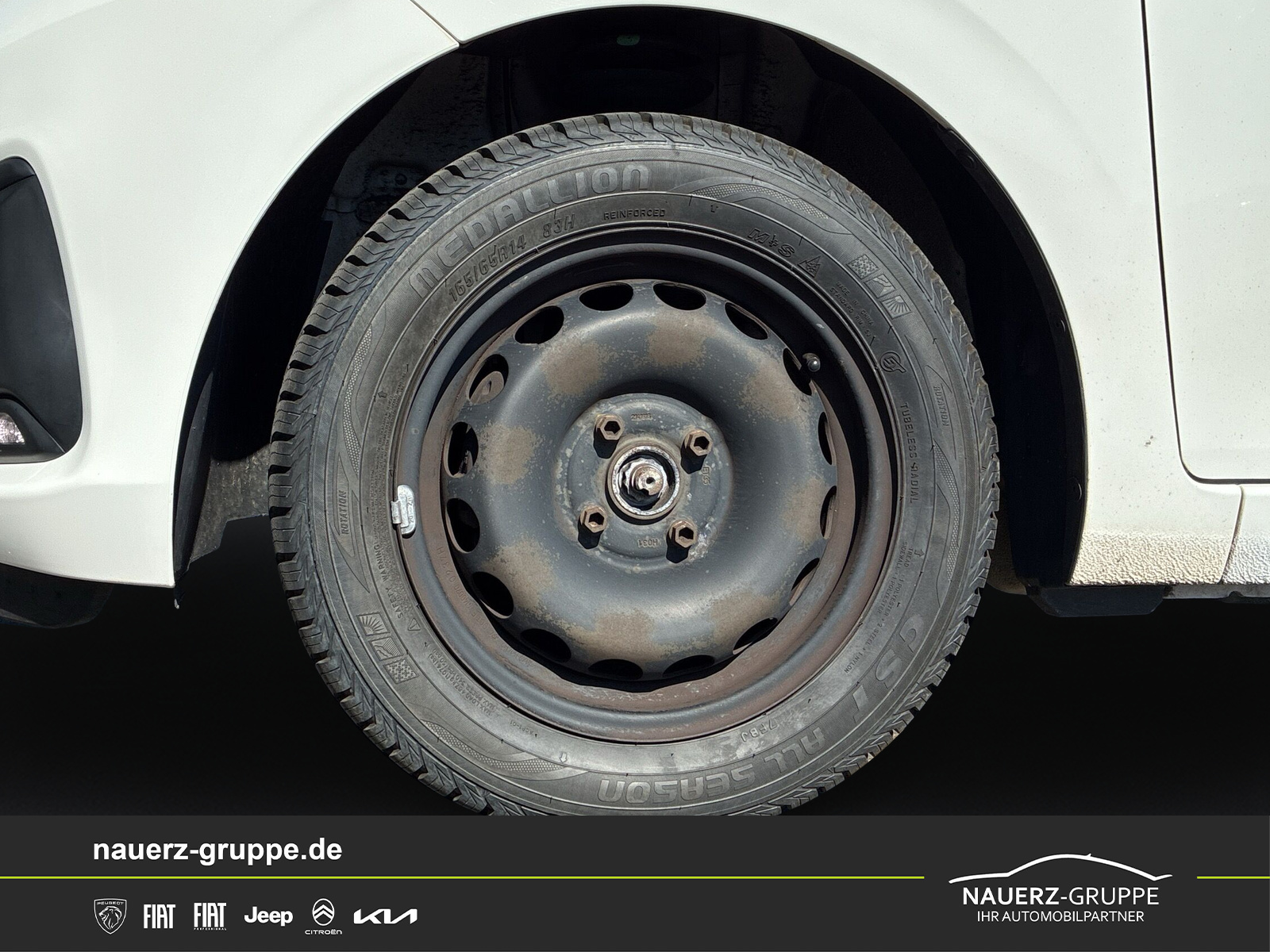 Fahrzeugabbildung Peugeot 108 Active 72PS - mit KI generiert/bearbeitet