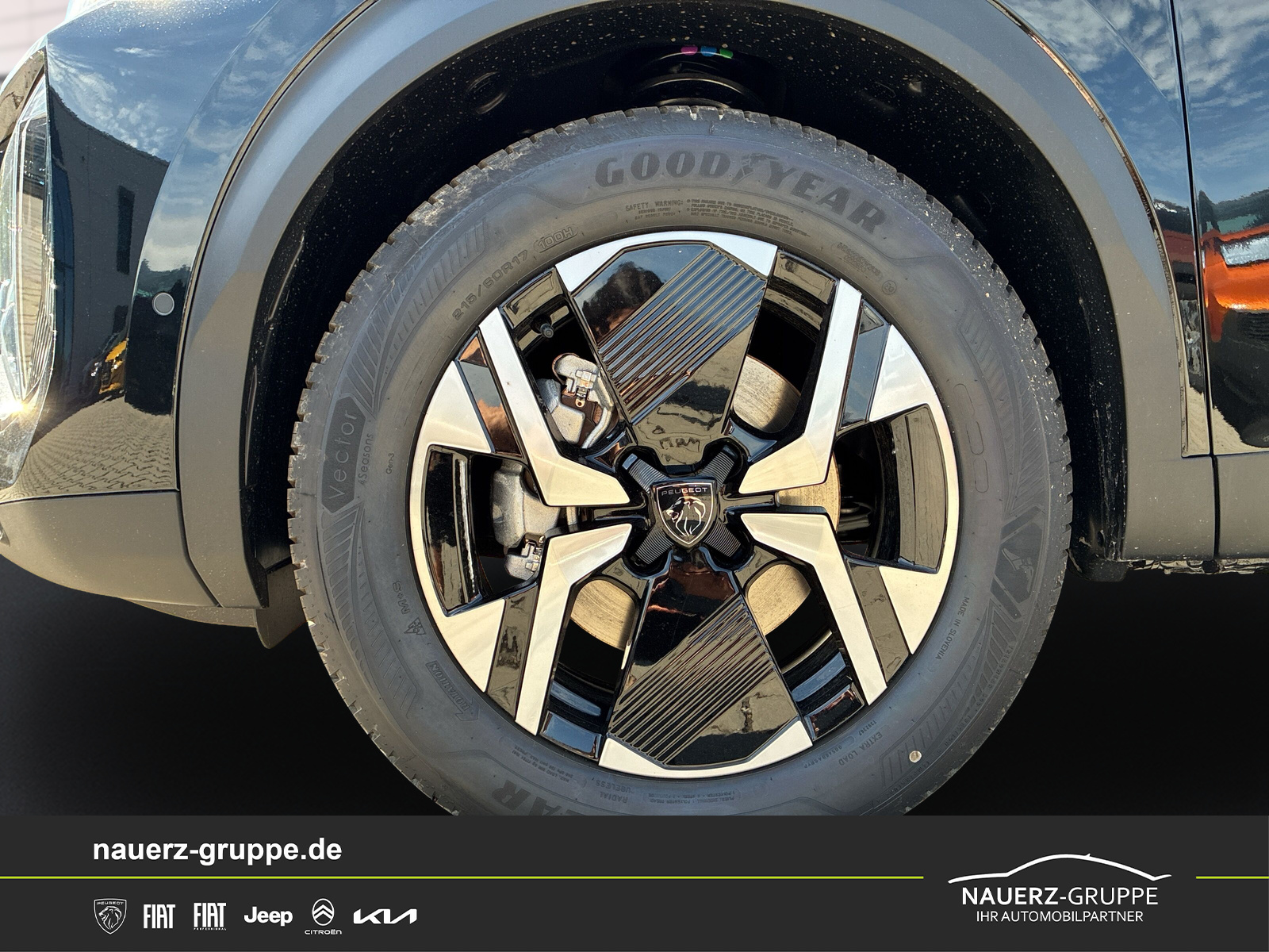 Fahrzeugabbildung Peugeot 2008 Hybrid 145 GT Exclusive