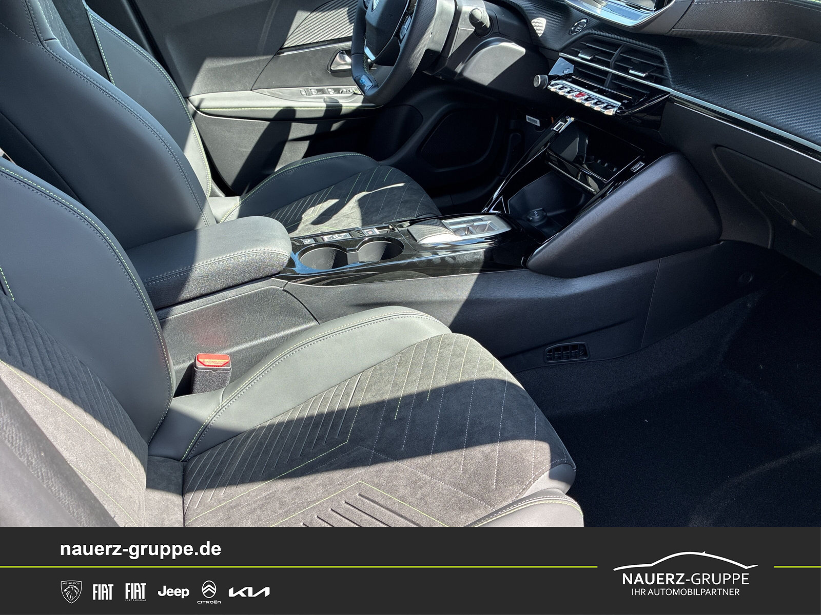 Fahrzeugabbildung Peugeot 2008 Hybrid 145 GT Exclusive