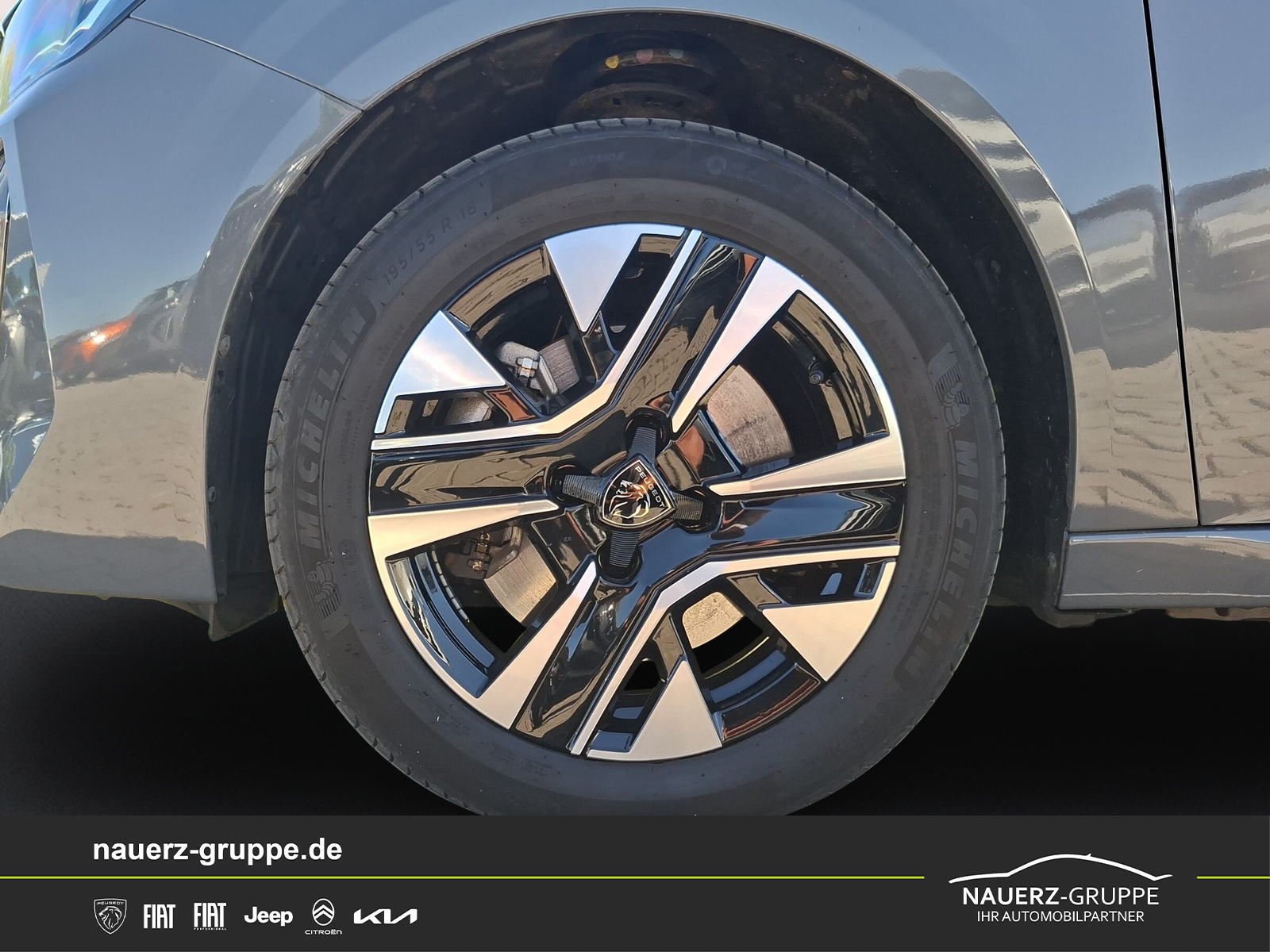 Fahrzeugabbildung Peugeot 208 e- Style 136