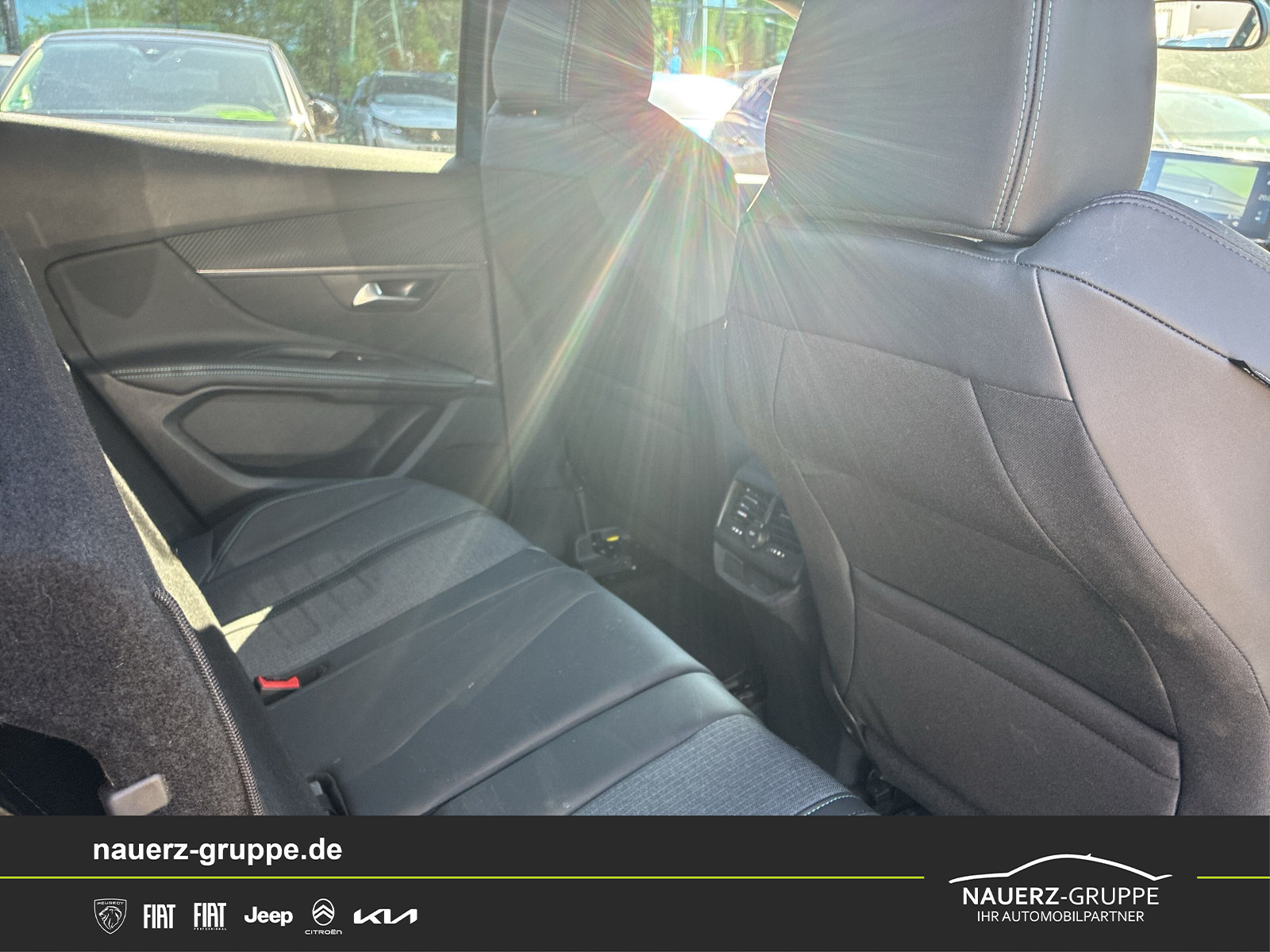 Fahrzeugabbildung Peugeot 3008 Hybrid 136 Allure Pack