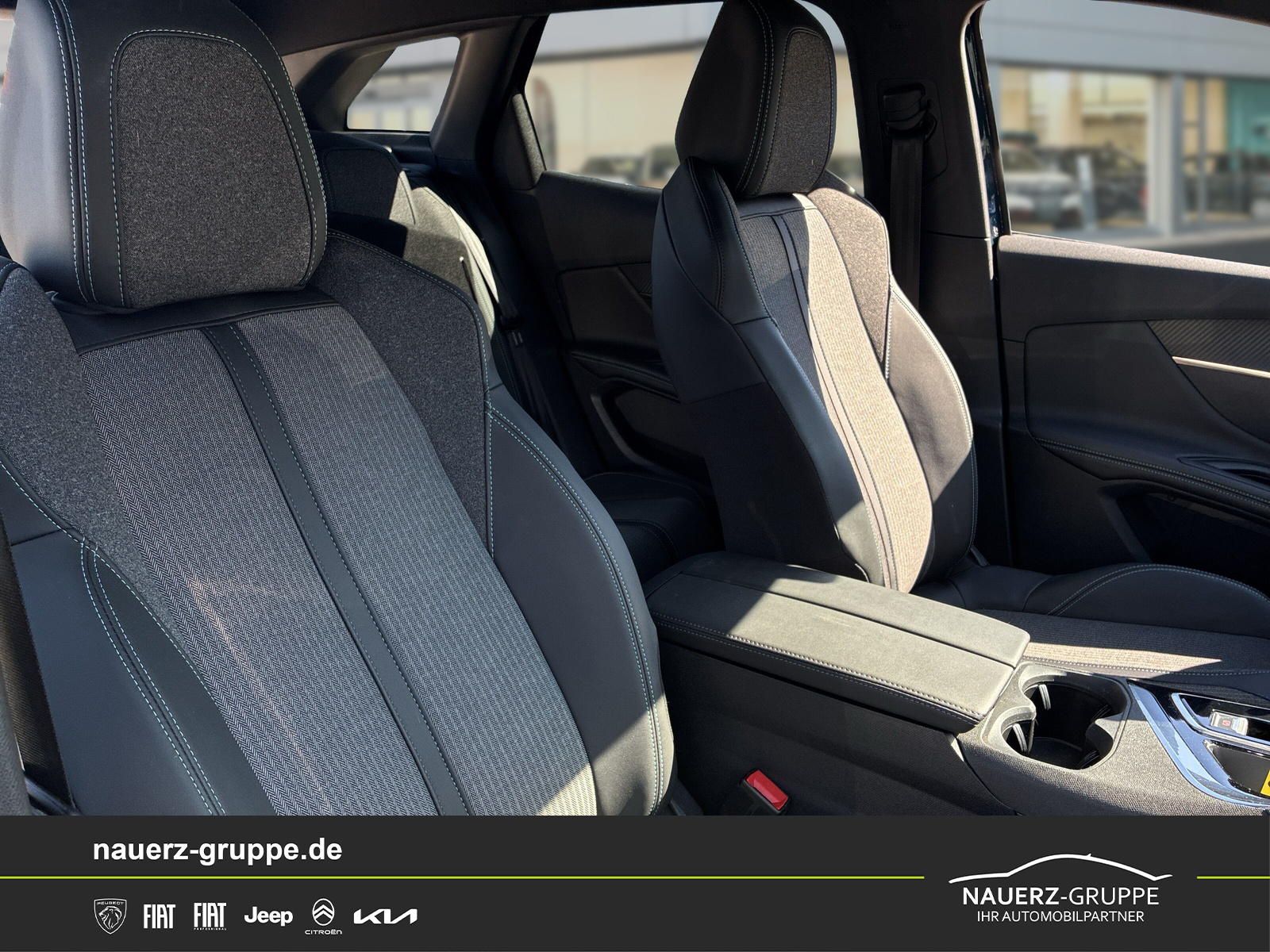 Fahrzeugabbildung Peugeot 3008 Hybrid 136 Allure Pack