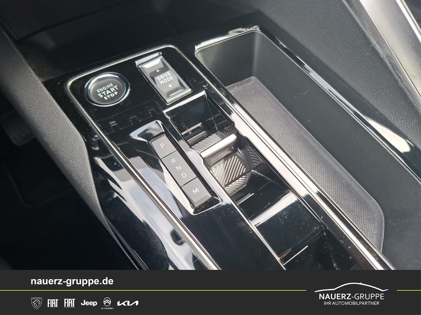 Fahrzeugabbildung Peugeot 3008 Hybrid 136 Allure Pack