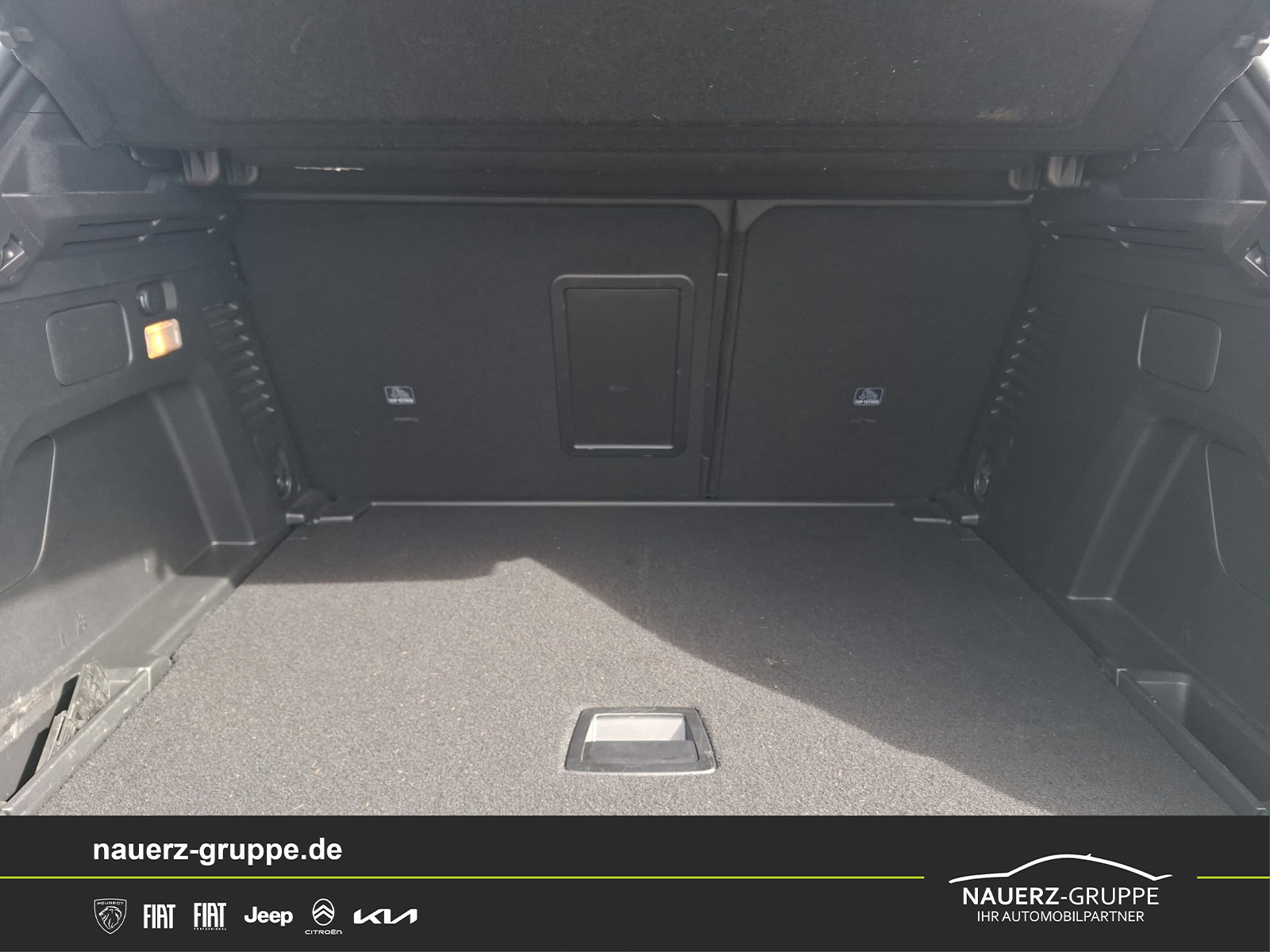 Fahrzeugabbildung Peugeot 3008 Hybrid 136 Allure Pack