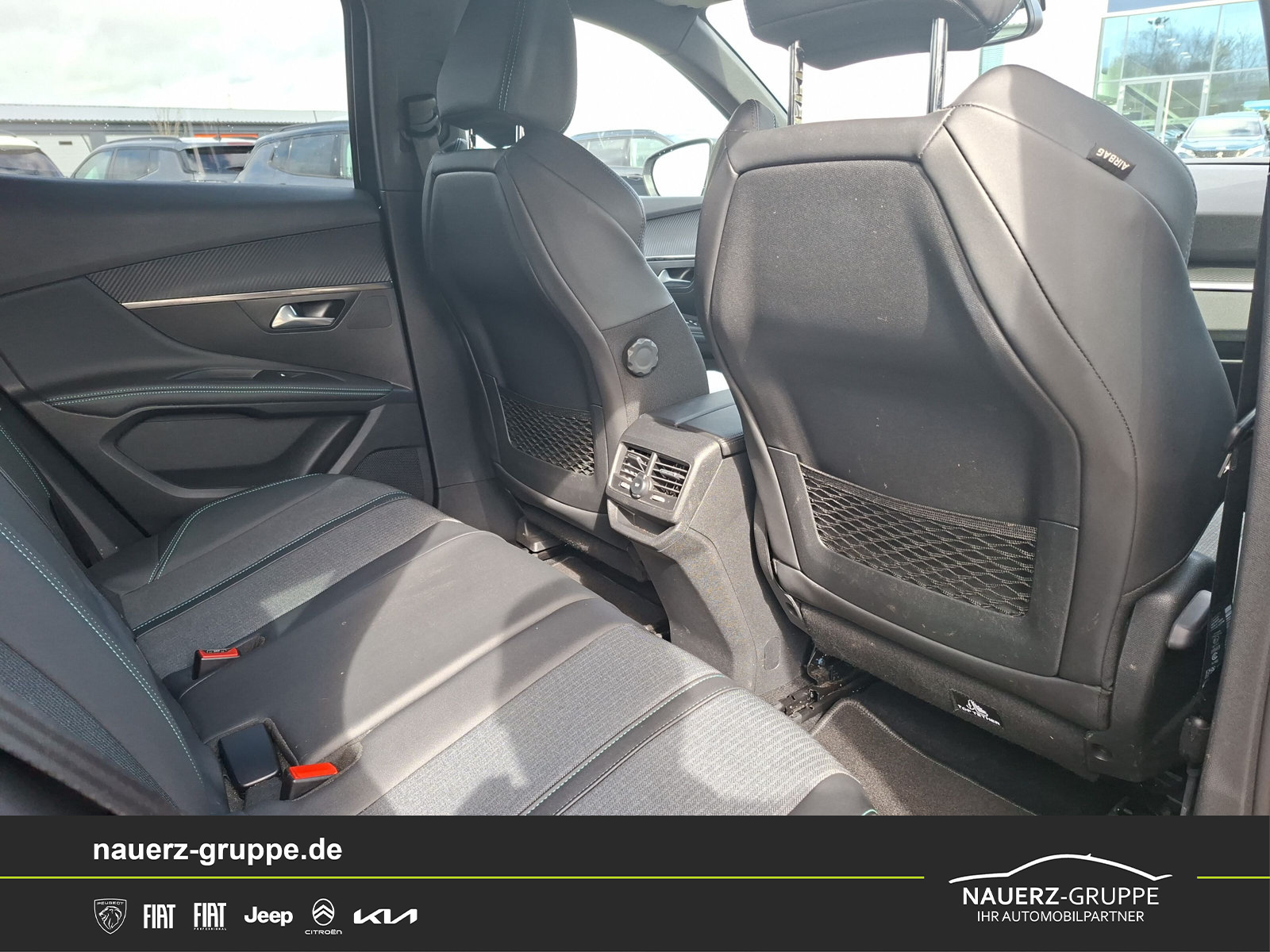 Fahrzeugabbildung Peugeot 3008 Hybrid 136 Allure Pack