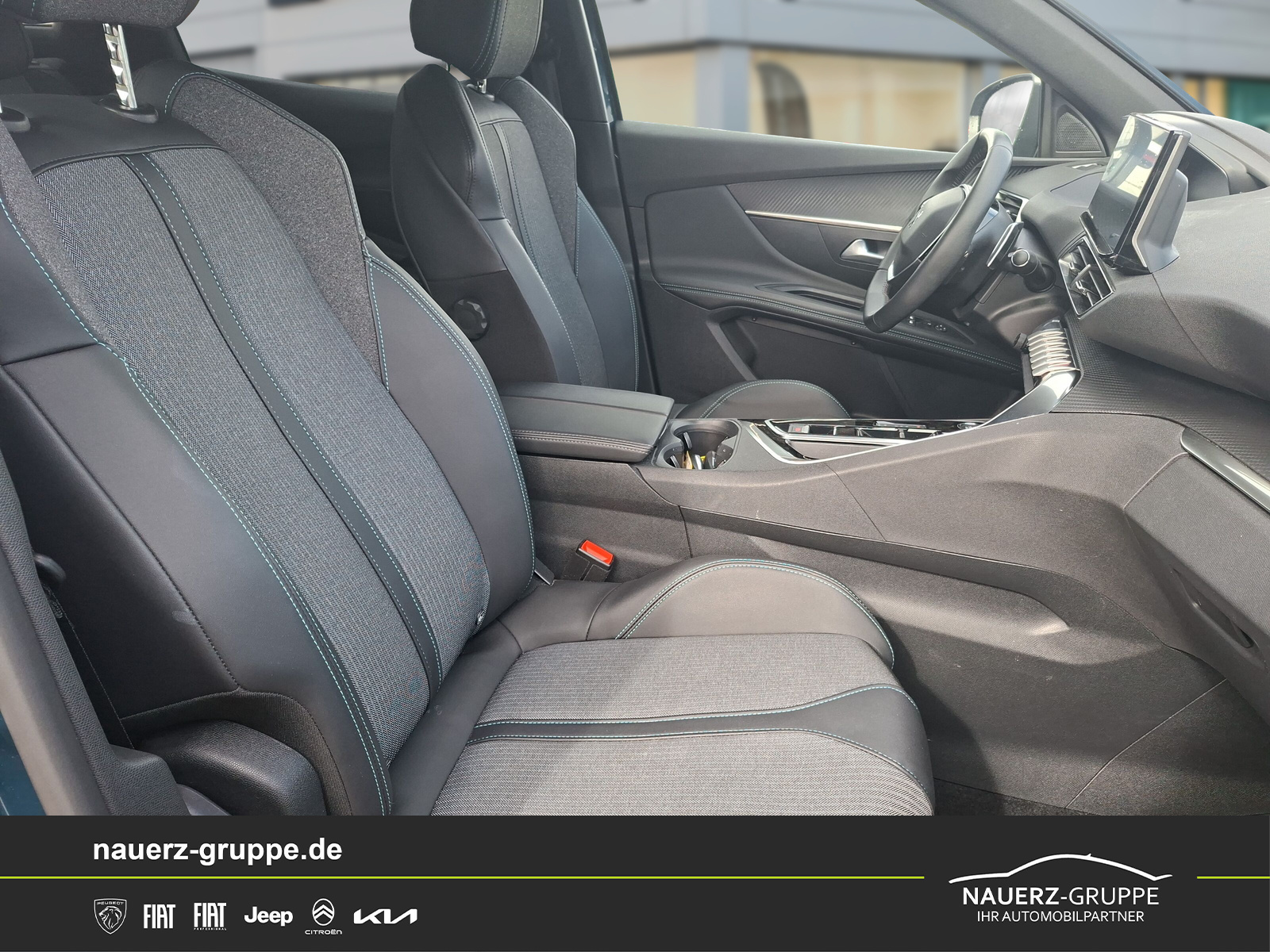 Fahrzeugabbildung Peugeot 3008 Hybrid 136 Allure Pack