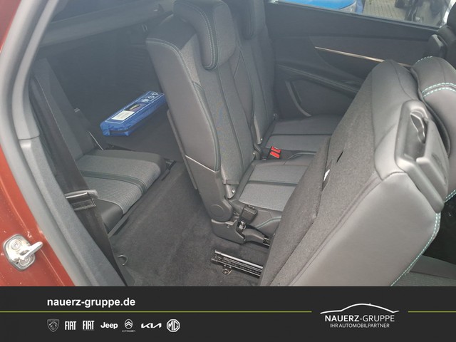 Fahrzeugabbildung Peugeot 5008 Allure Pack 130 7 Sitze