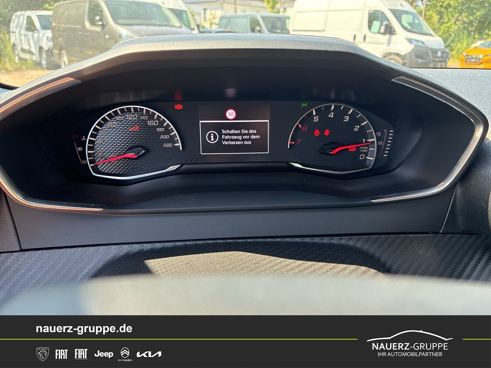 Fahrzeugabbildung Peugeot 208 Style PureTech 100