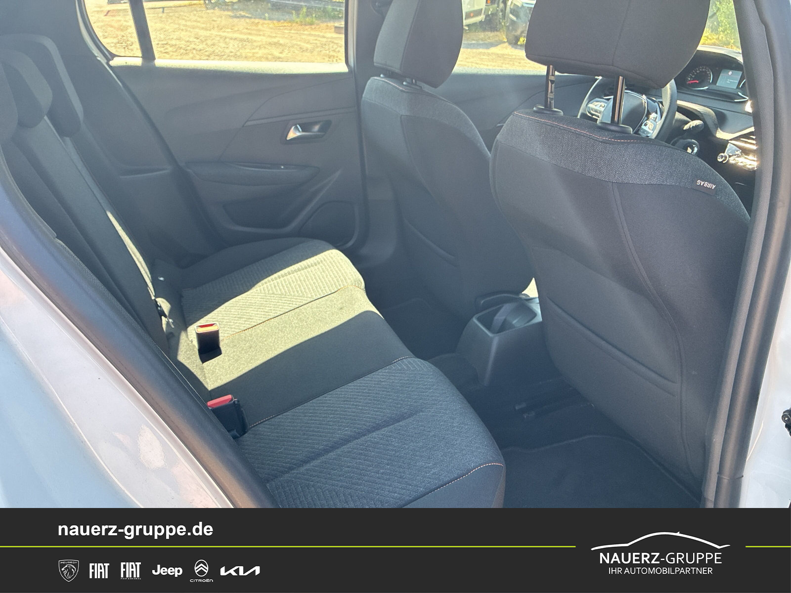 Fahrzeugabbildung Peugeot 208 Style PureTech 100