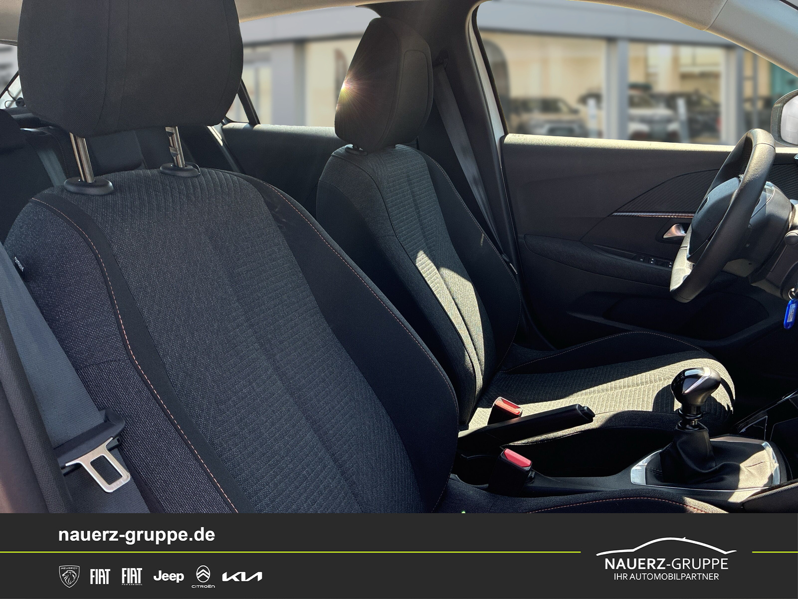 Fahrzeugabbildung Peugeot 208 Style PureTech 100