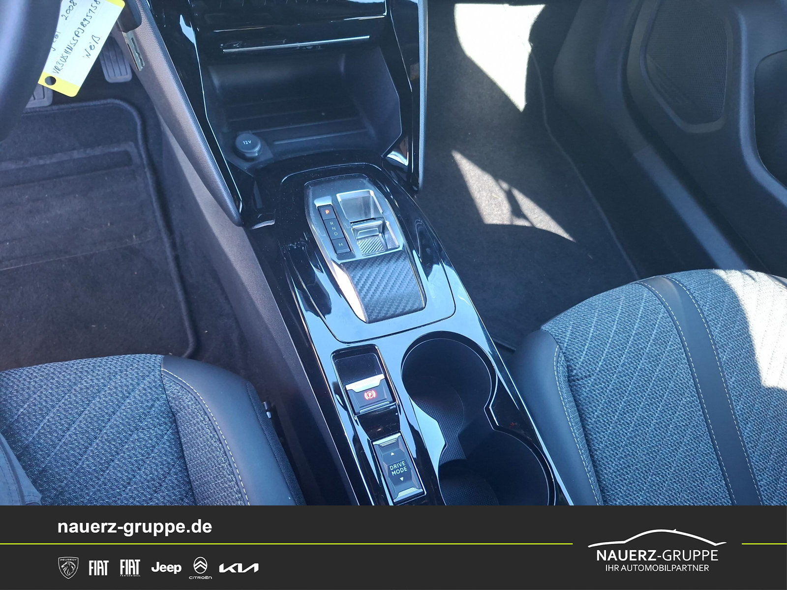 Fahrzeugabbildung Peugeot 2008 Allure PureTech 130 EAT8