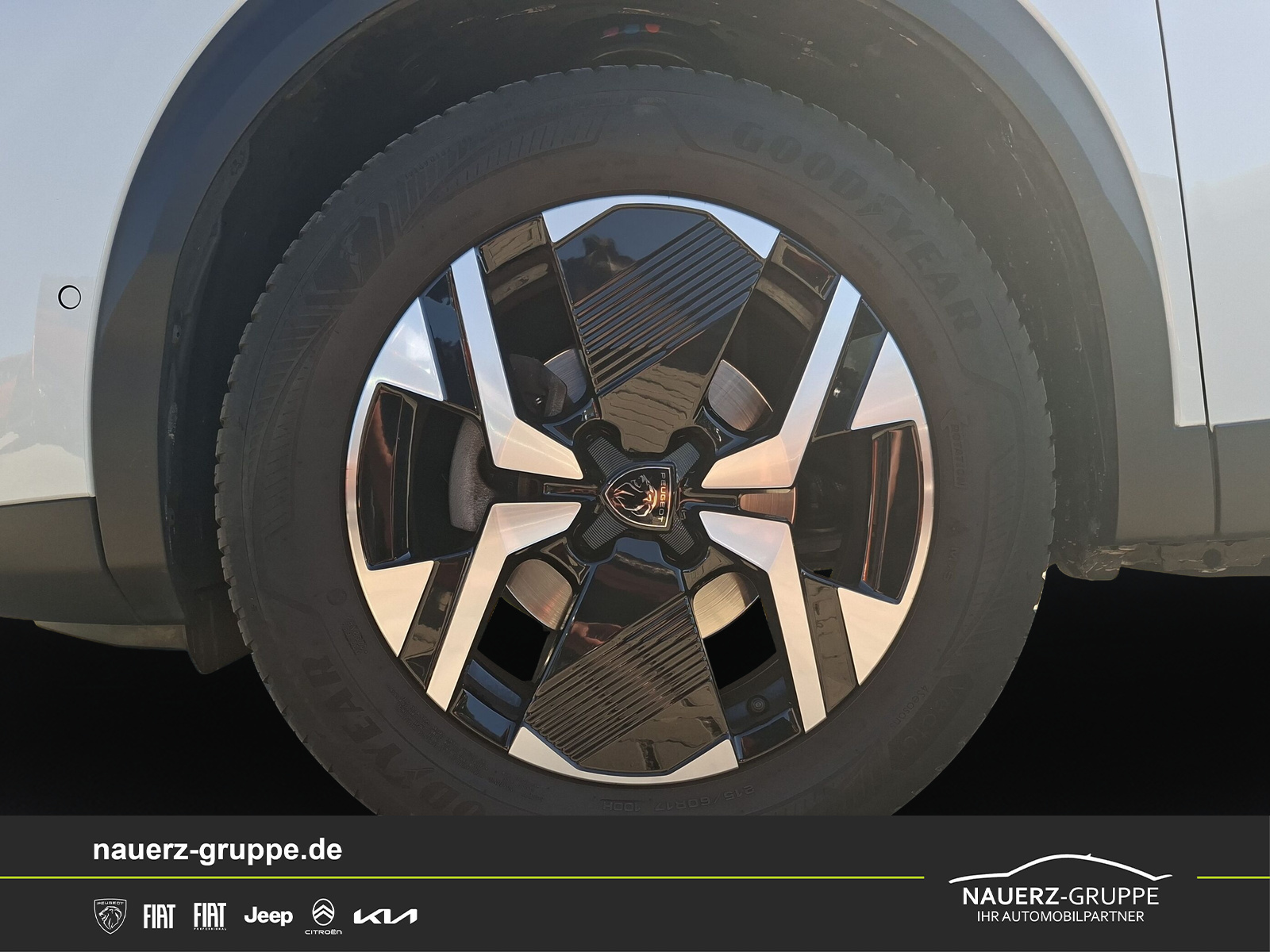 Fahrzeugabbildung Peugeot 2008 Allure PureTech 130 EAT8
