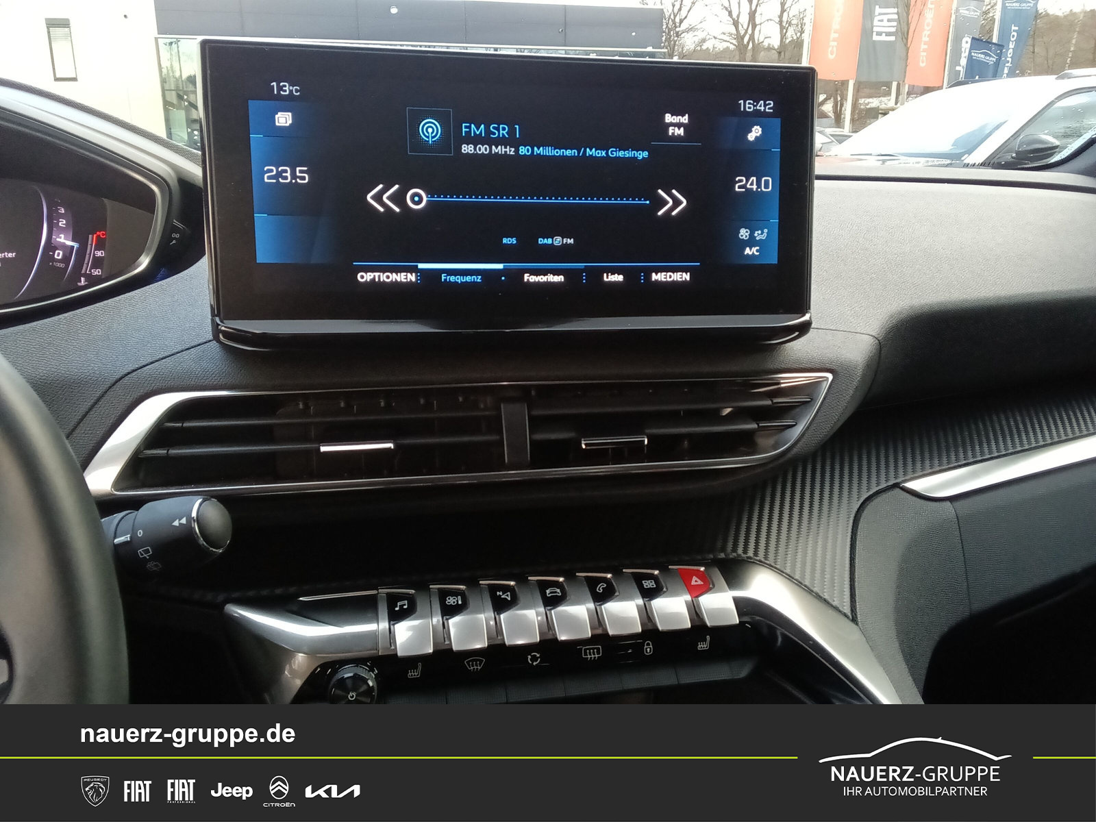 Fahrzeugabbildung Peugeot 3008 Allure Pack 130