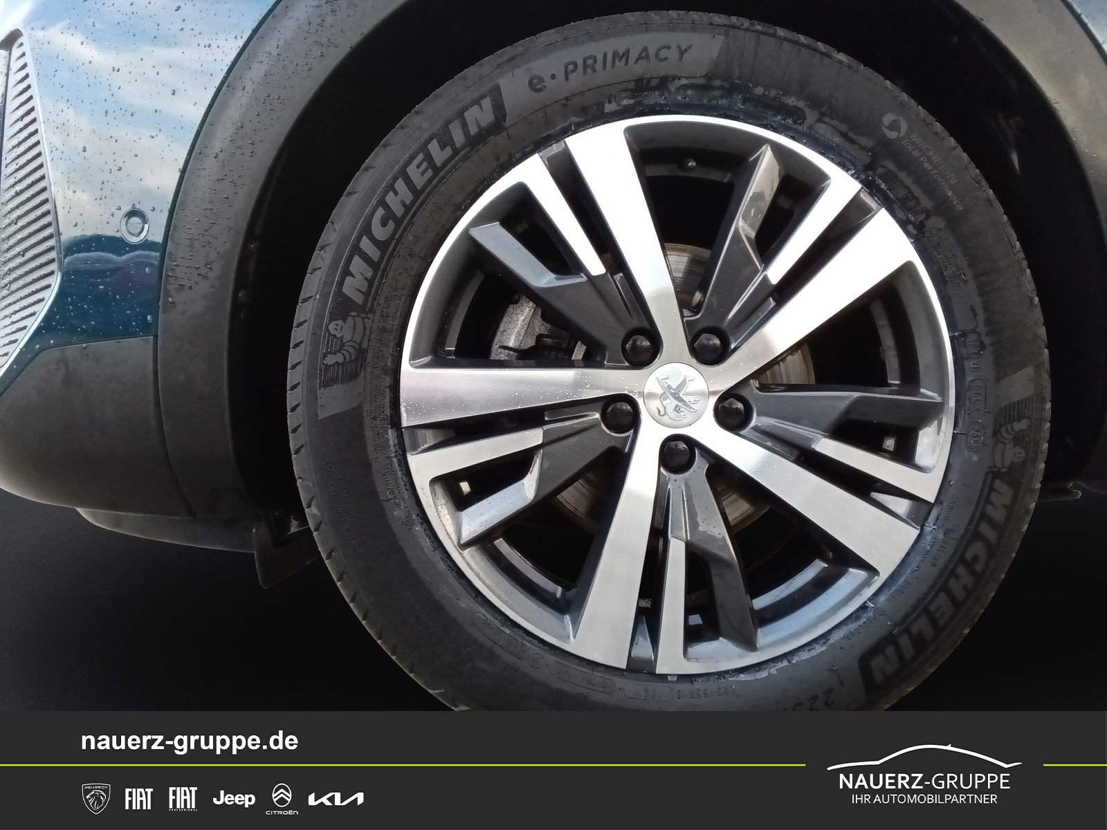 Fahrzeugabbildung Peugeot 3008 Allure Pack 130