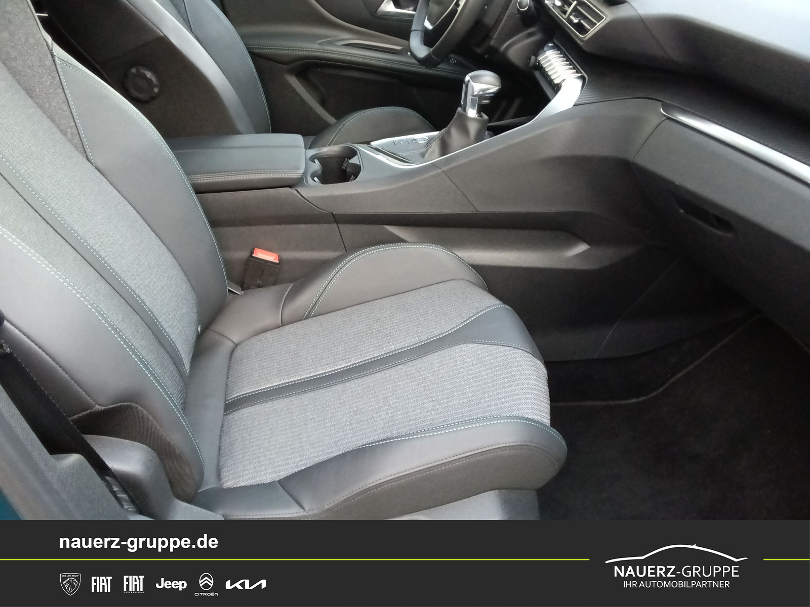 Fahrzeugabbildung Peugeot 3008 Allure Pack 130