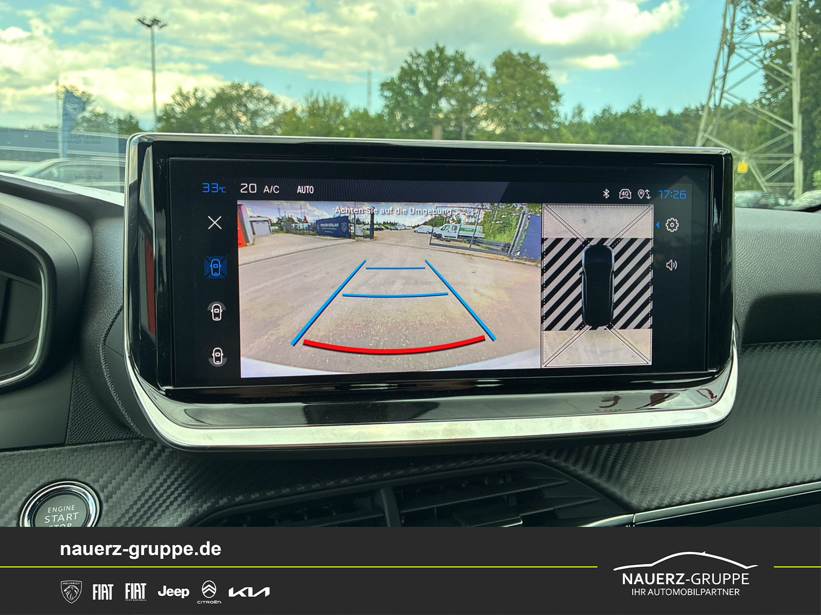 Fahrzeugabbildung Peugeot 2008 Allure Hybrid 145 - mit KI generiert/bearbeitet